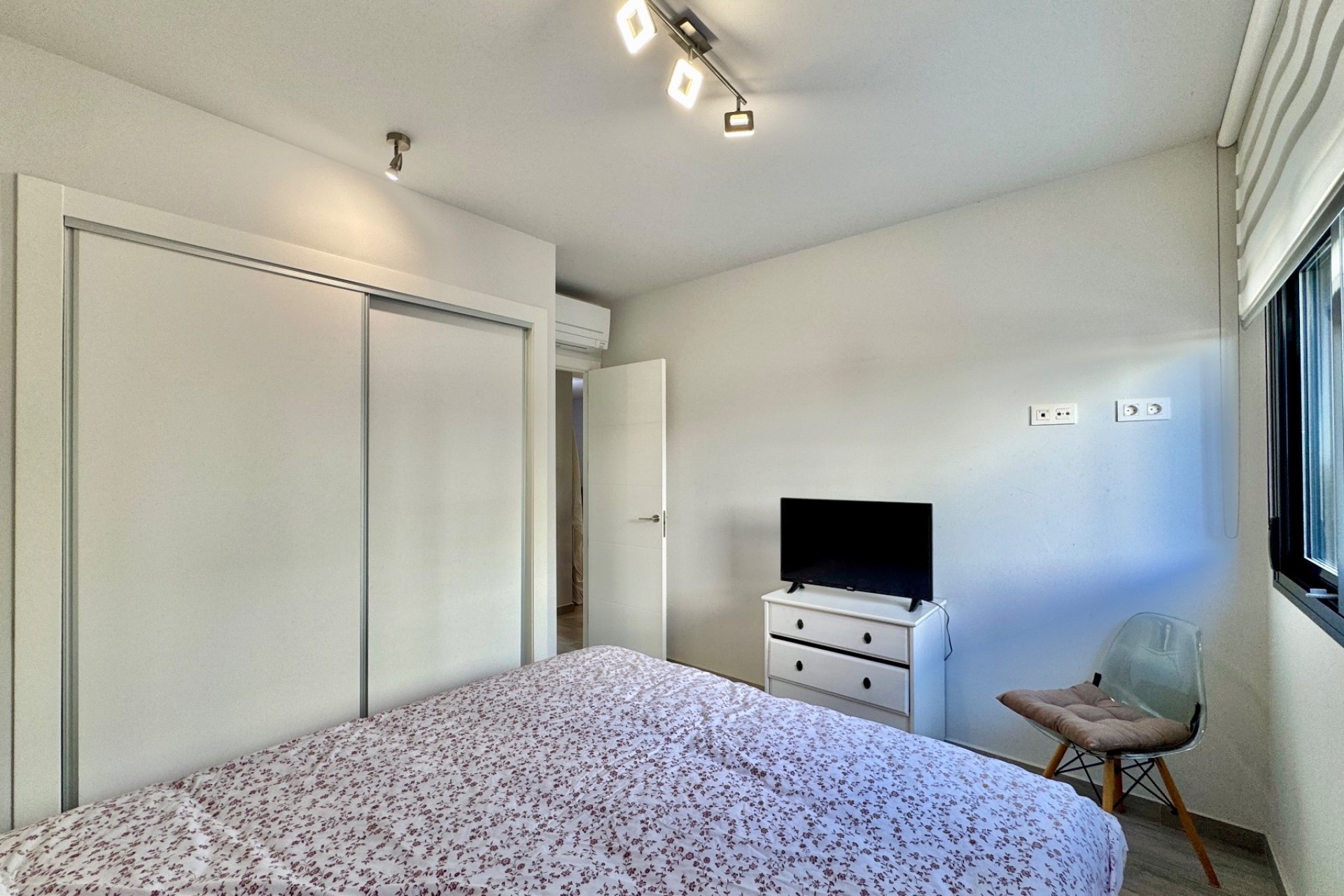 Revânzare - Apartament -
San Miguel de Salinas - Inland