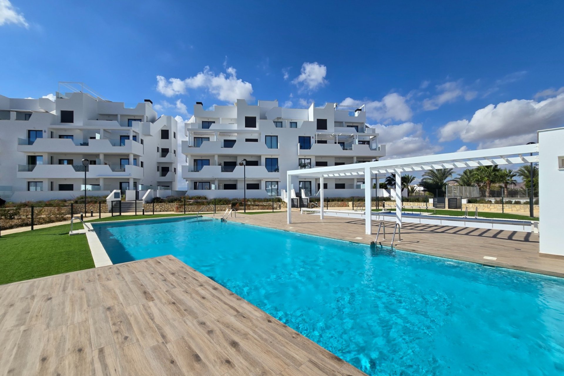 Revânzare - Apartament -
Santa Rosalia - Inland