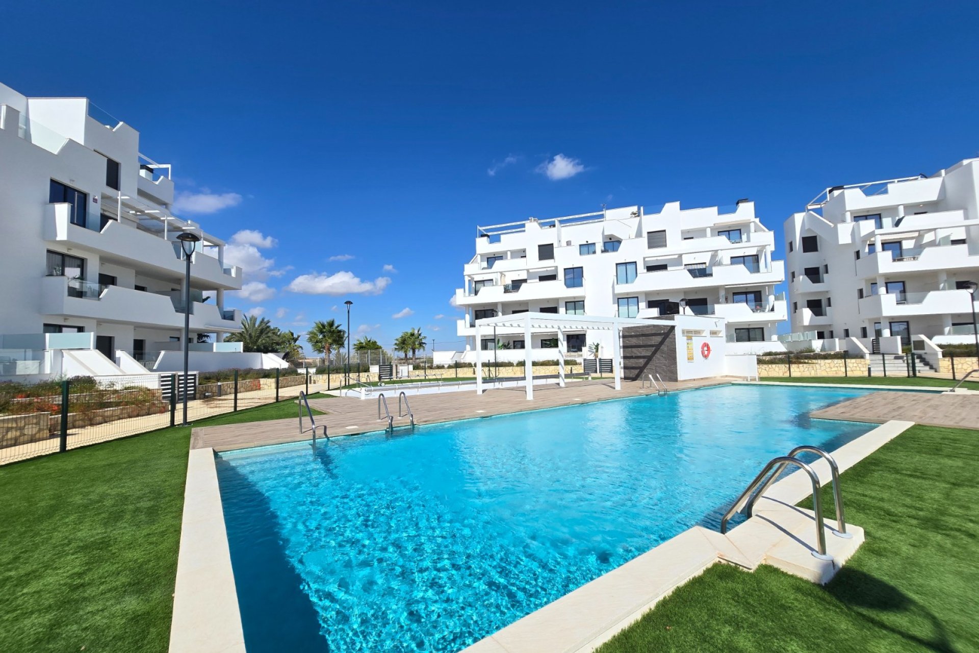 Revânzare - Apartament -
Santa Rosalia - Inland