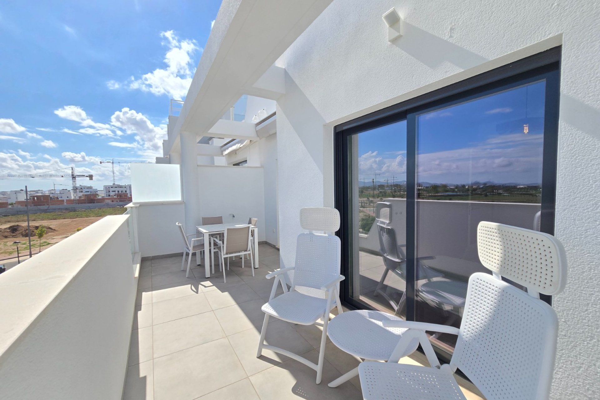 Revânzare - Apartament -
Santa Rosalia - Inland