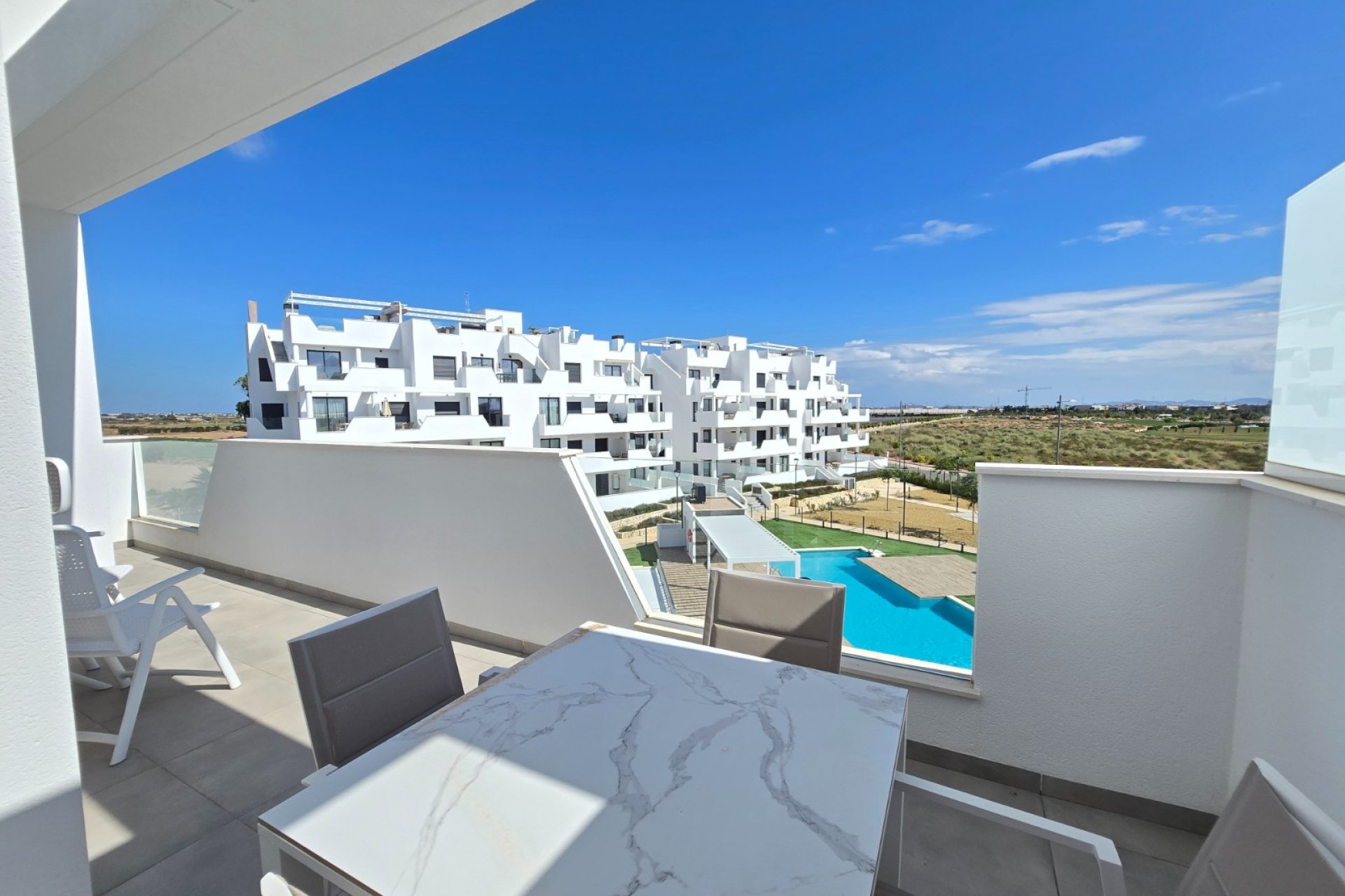 Revânzare - Apartament -
Santa Rosalia - Inland