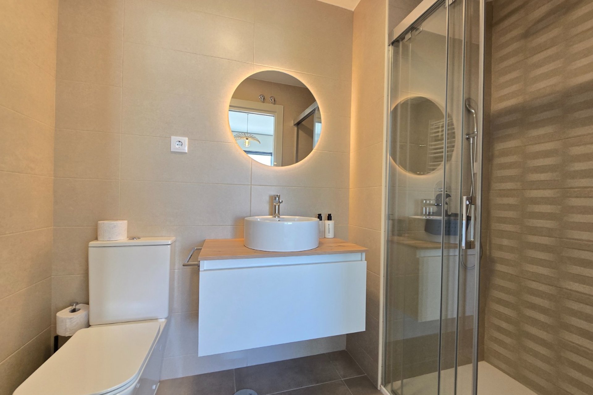 Revânzare - Apartament -
Santa Rosalia - Inland