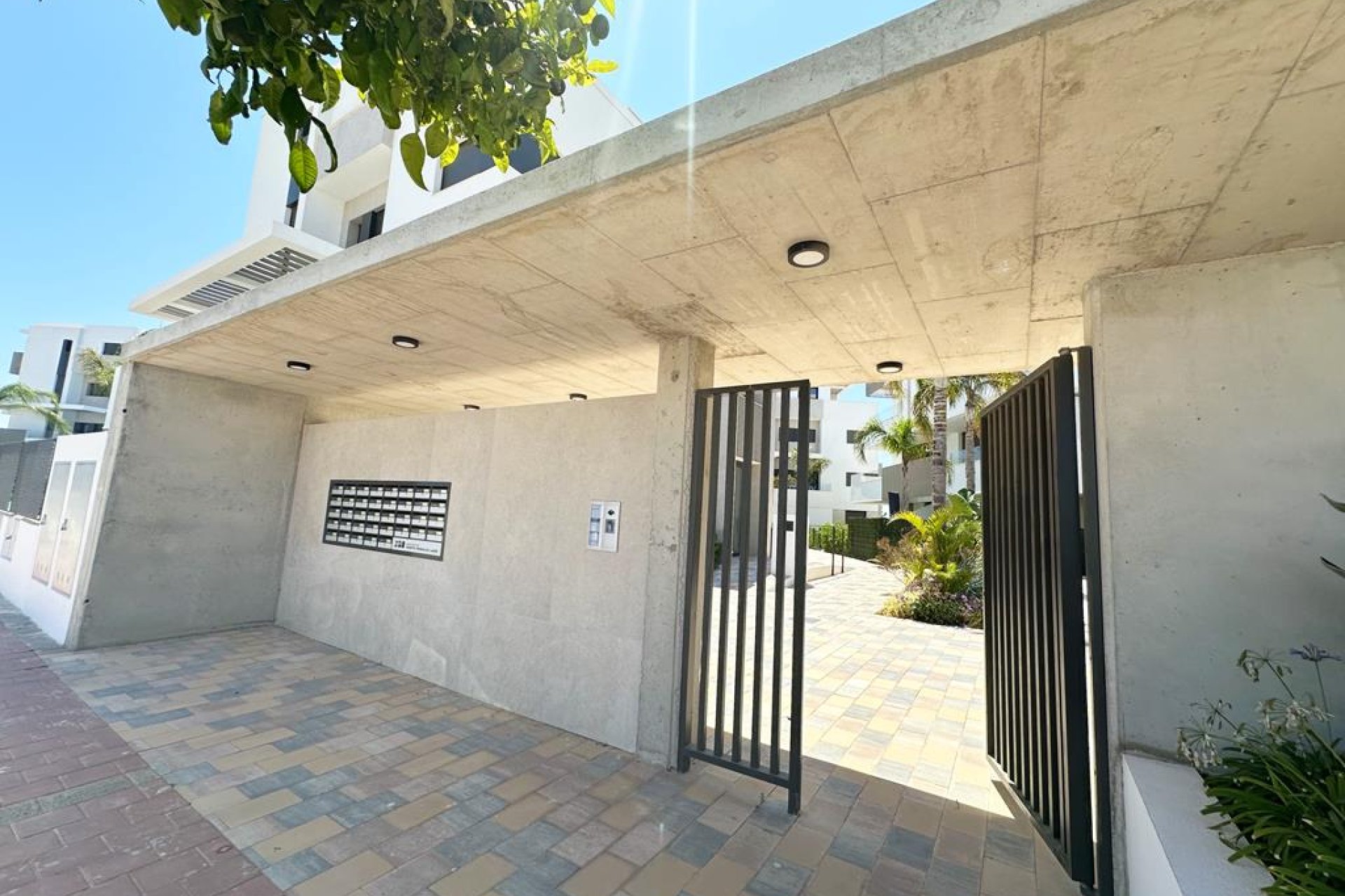 Revânzare - Apartament -
Santa Rosalia Resort - Inland