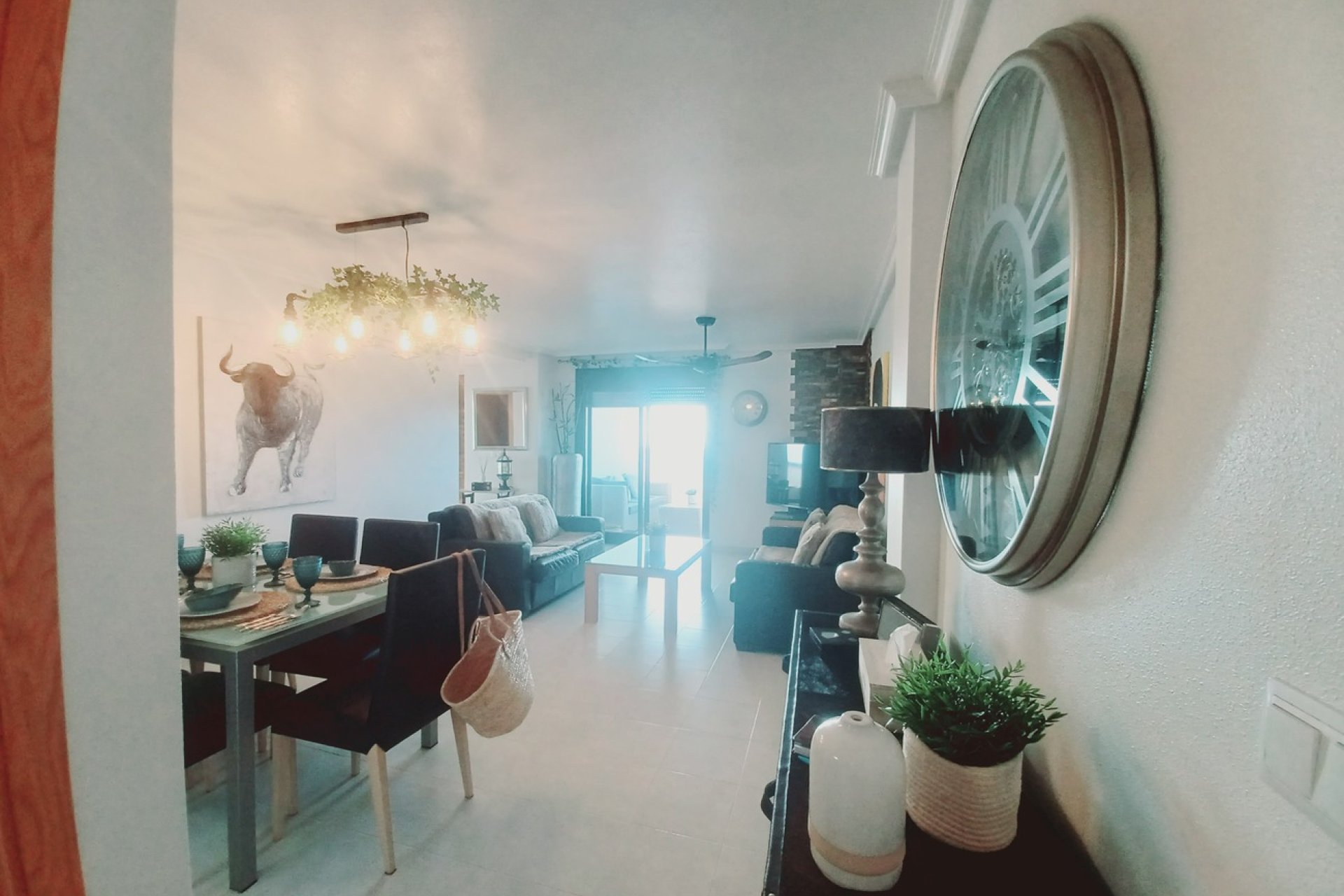 Revânzare - Apartament -
Sucina - Inland