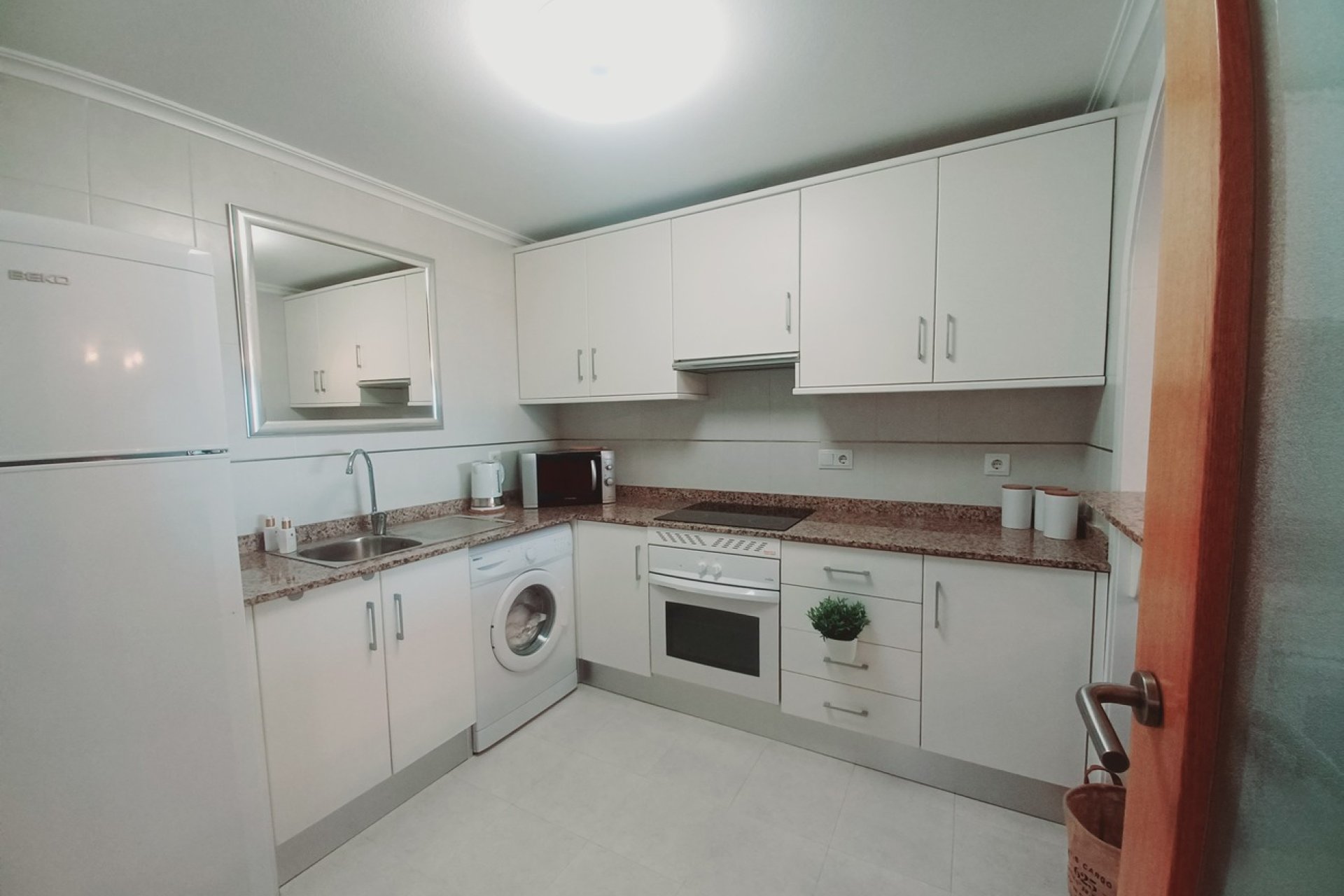 Revânzare - Apartament -
Sucina - Inland