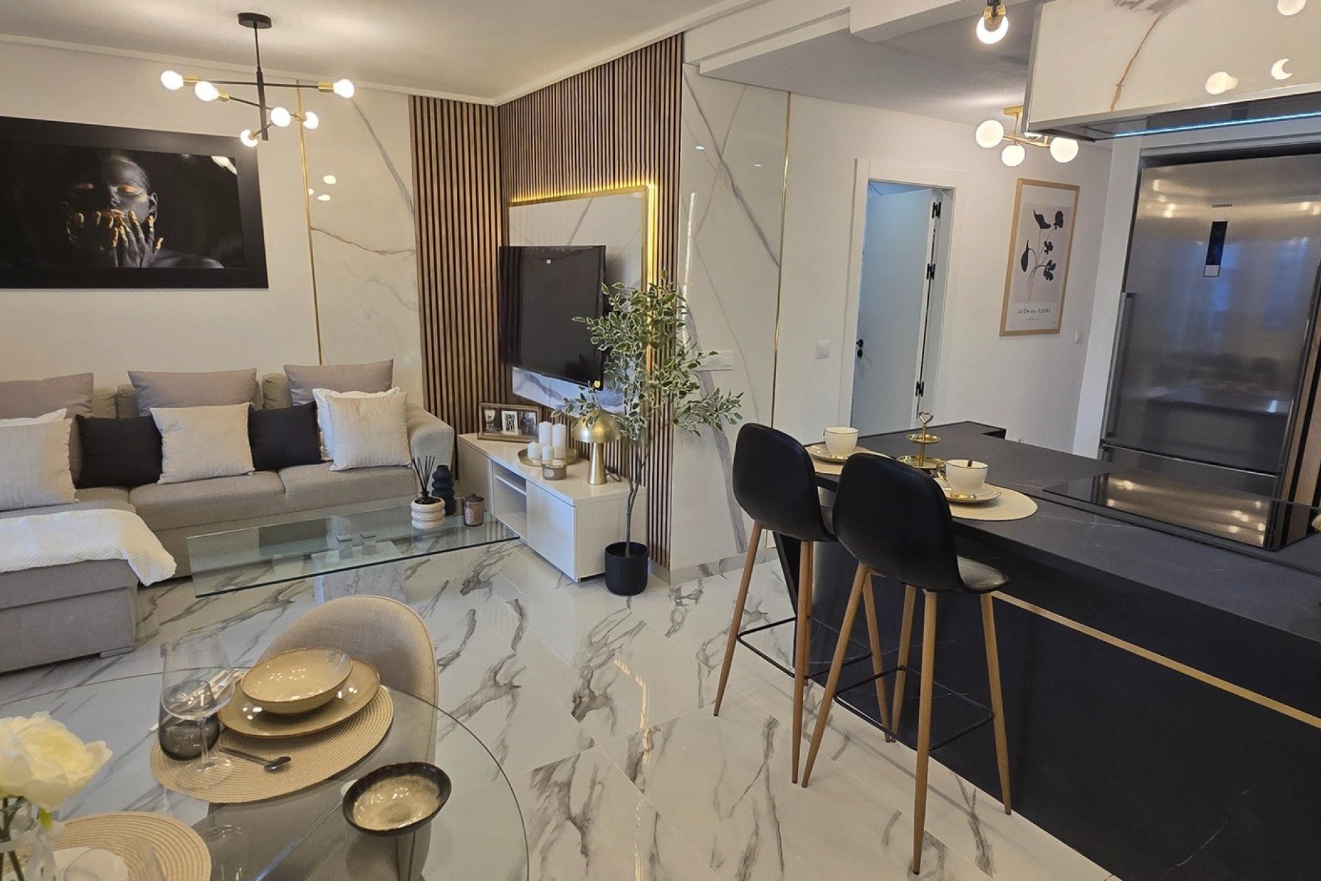 Revânzare - Apartament -
Sucina - Inland