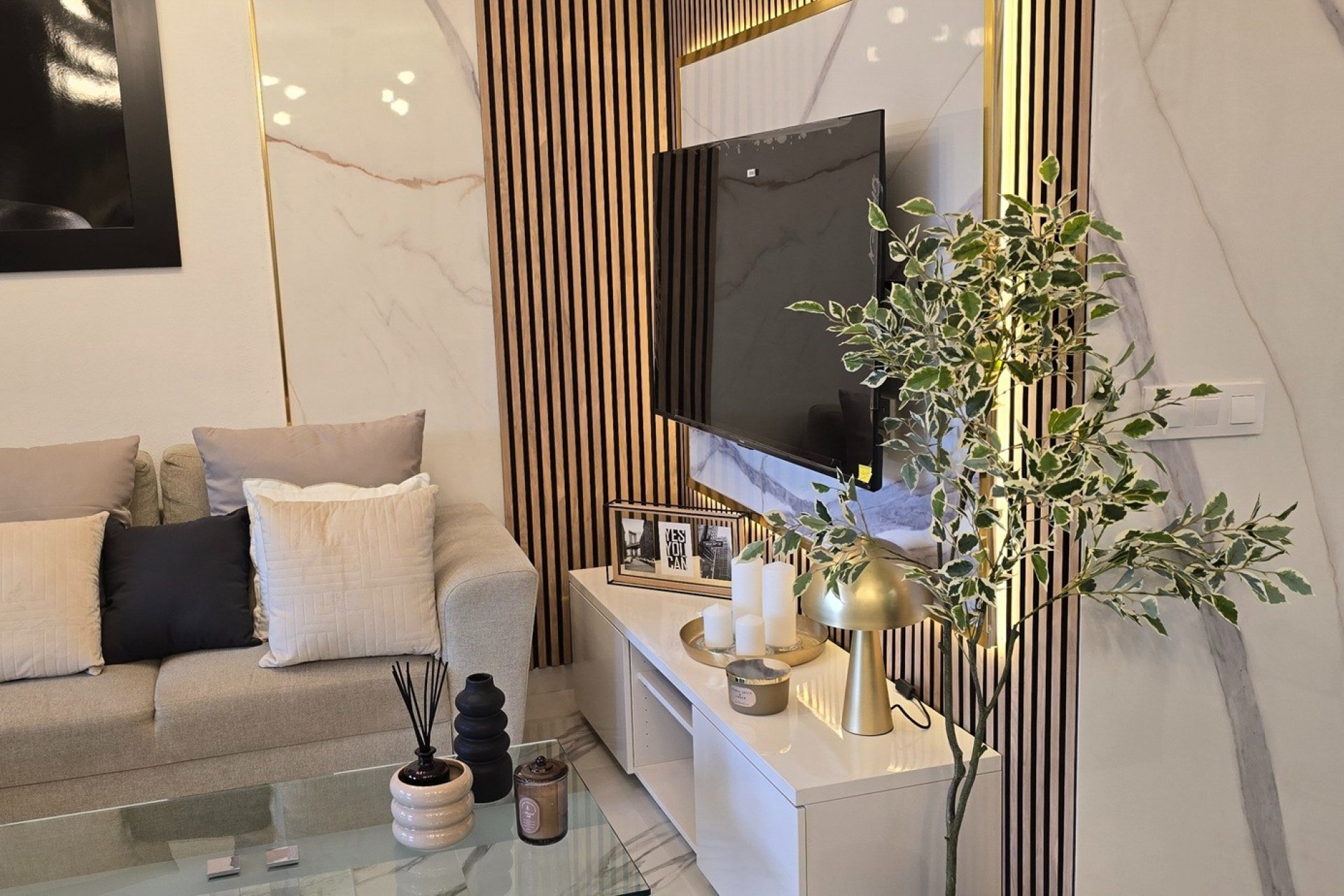 Revânzare - Apartament -
Sucina - Inland