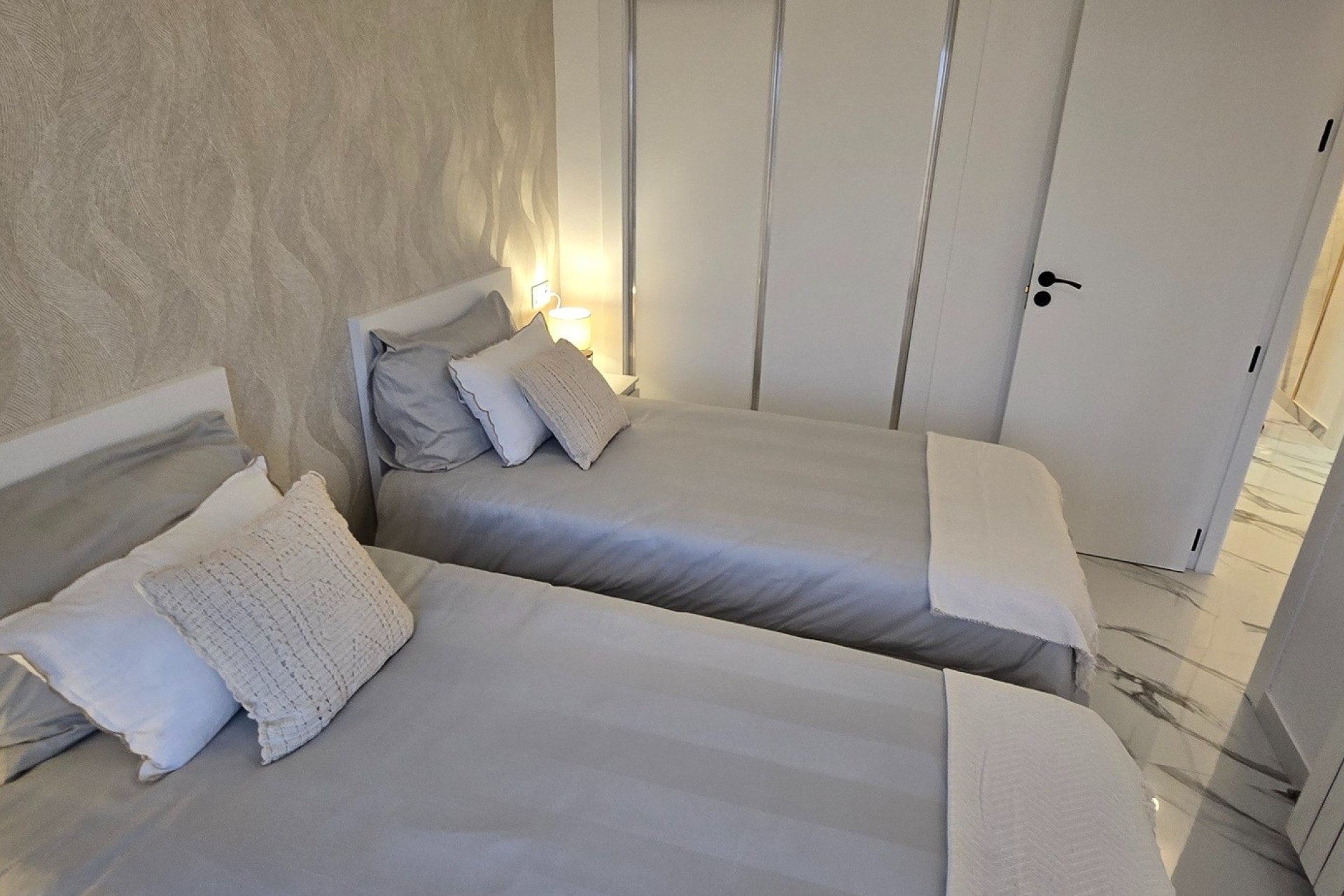 Revânzare - Apartament -
Sucina - Inland