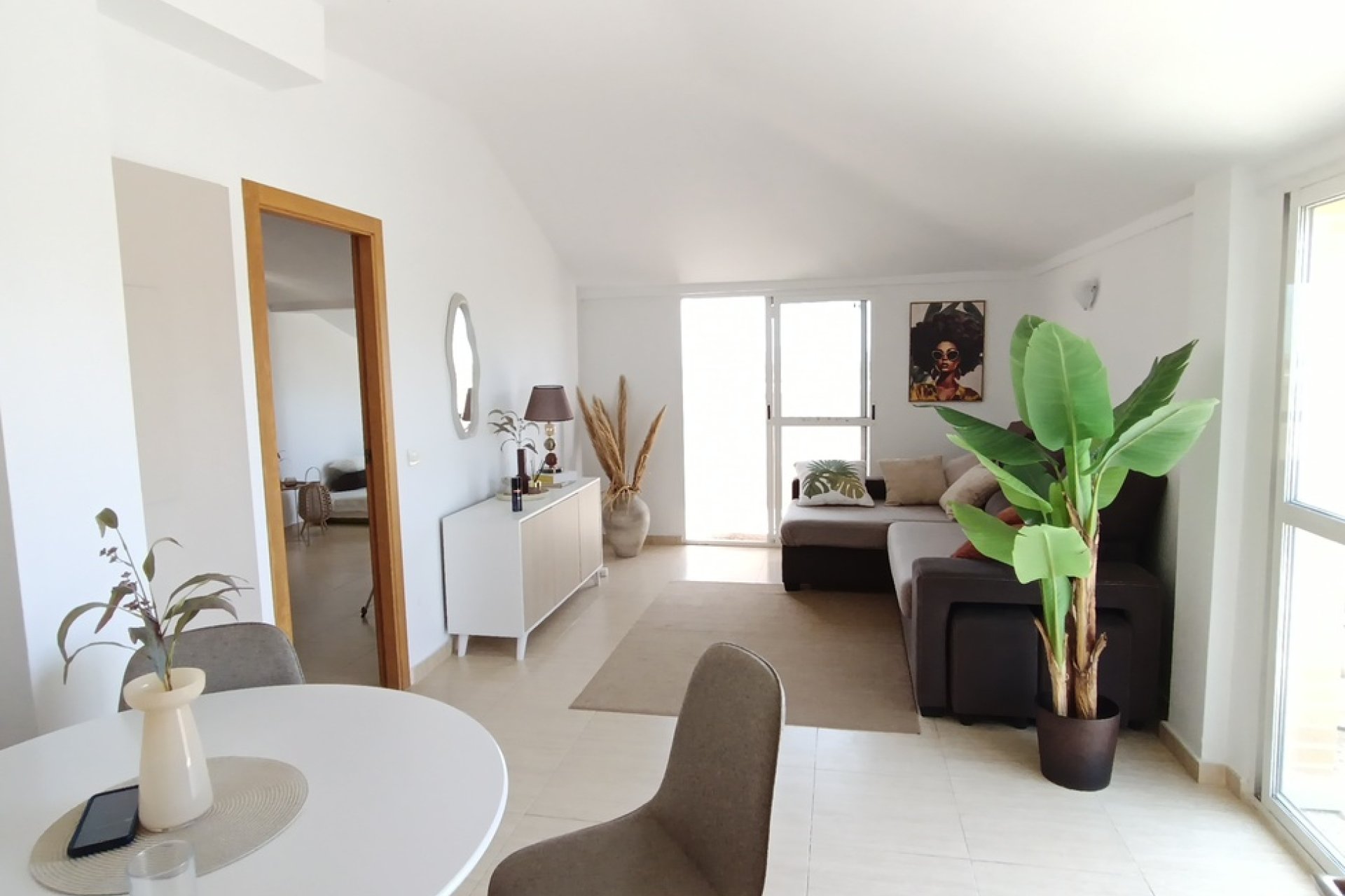 Revânzare - Apartament -
Sucina - Inland