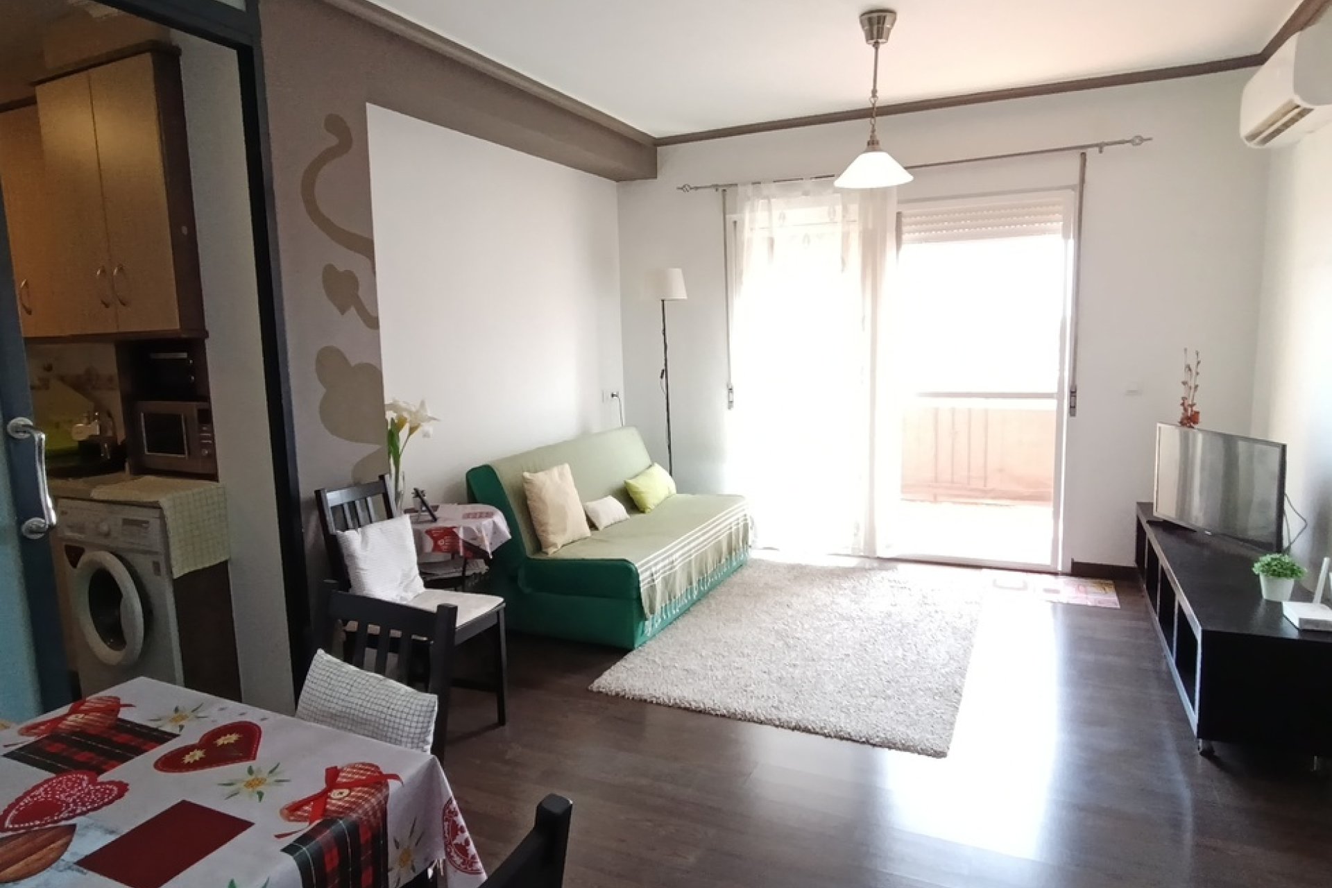 Revânzare - Apartament -
Sucina - Inland