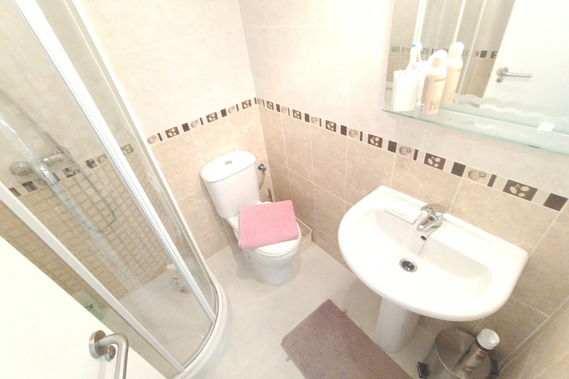 Revânzare - Apartament -
Sucina - Inland