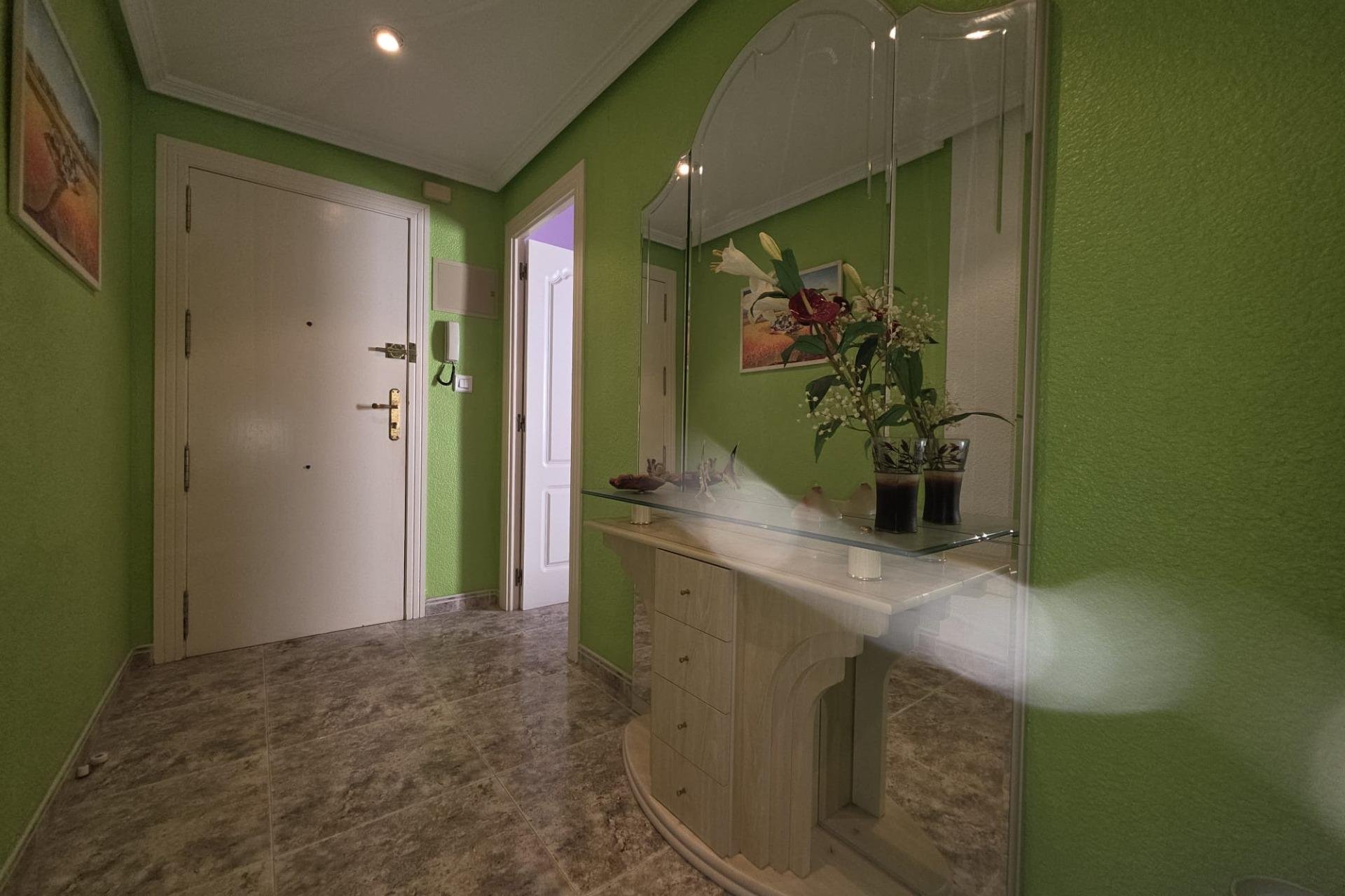 Revânzare - Apartament -
Torrevieja - Acequion