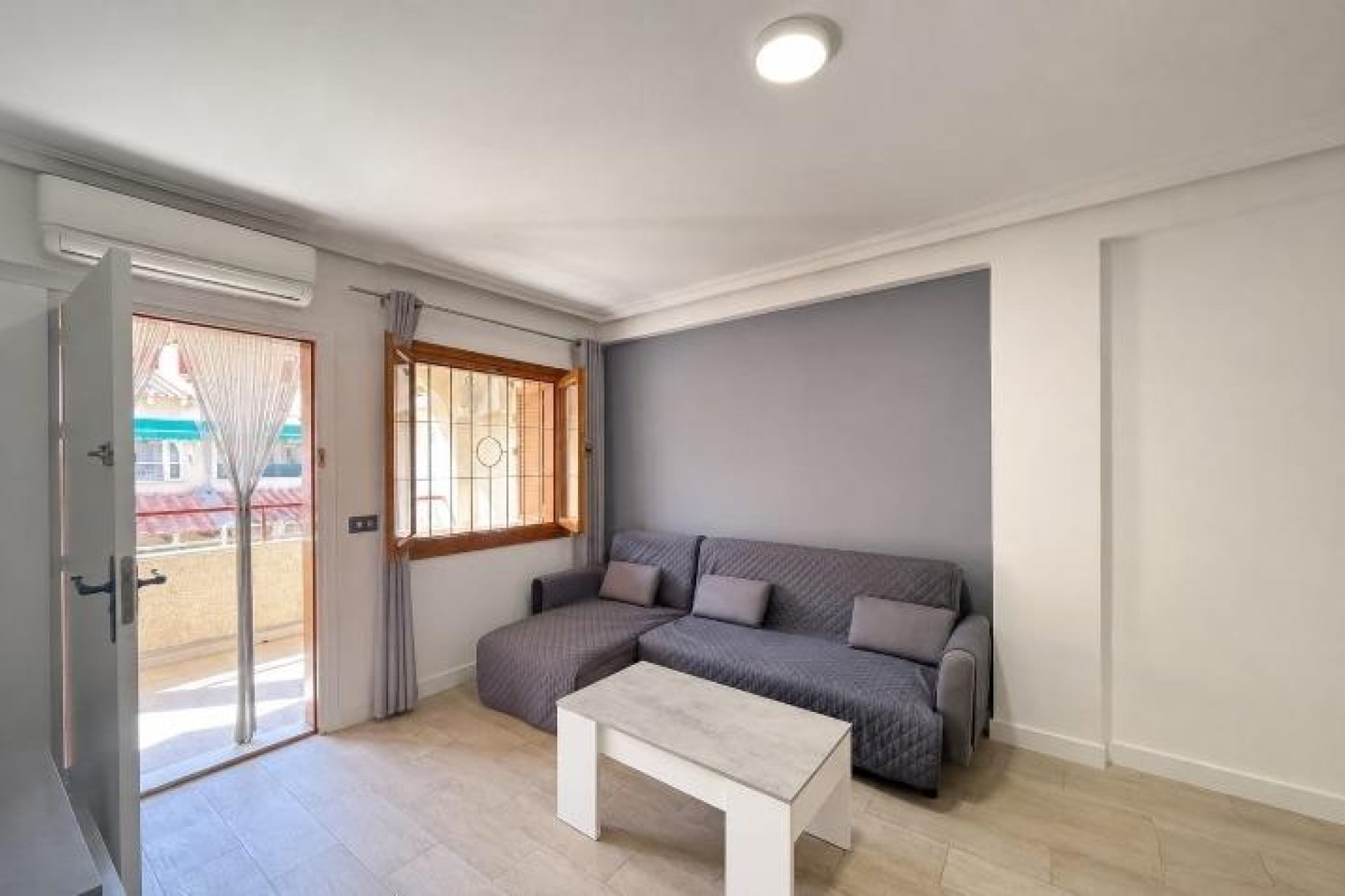 Revânzare - Apartament -
Torrevieja - Acequion