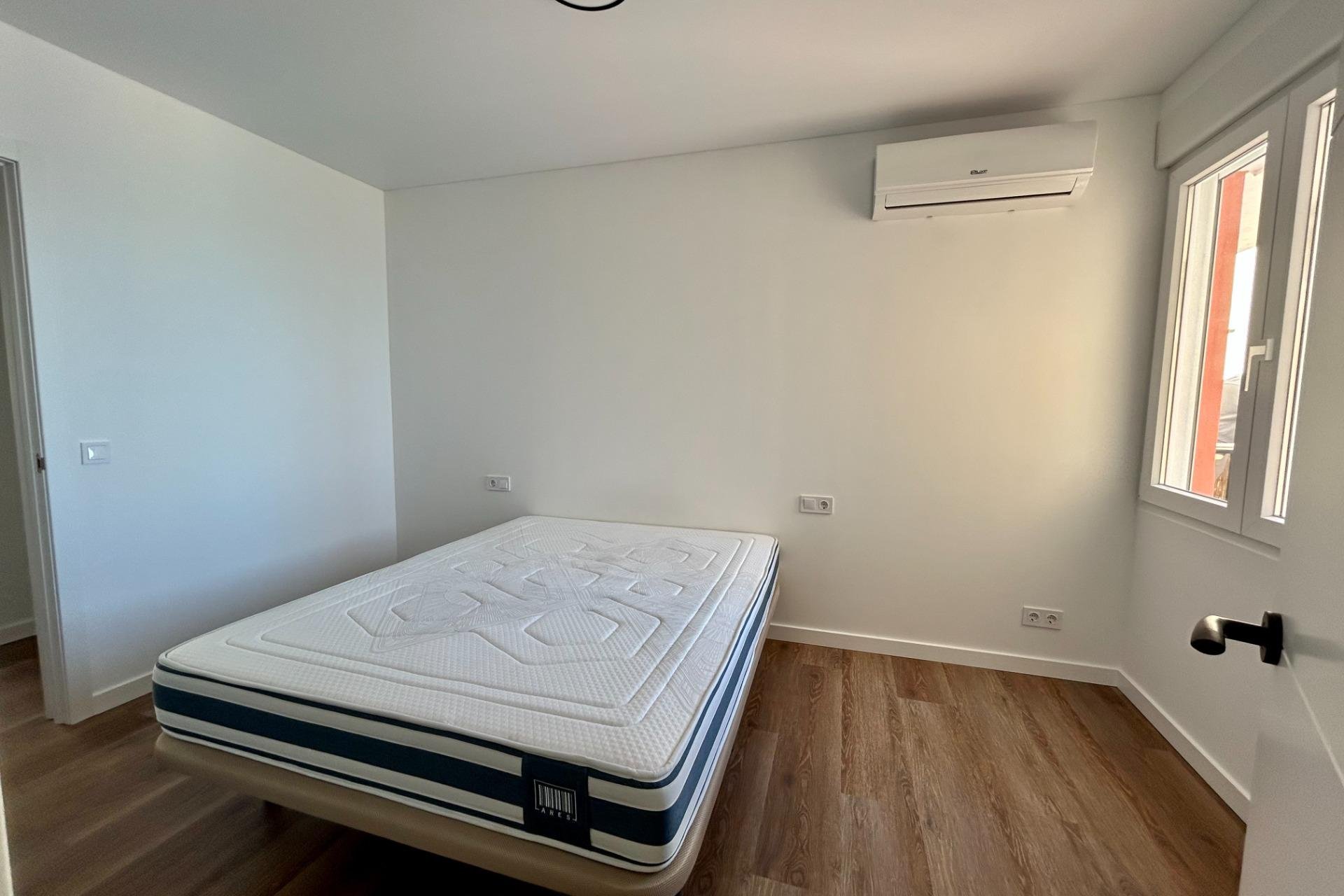 Revânzare - Apartament -
Torrevieja - Acequion
