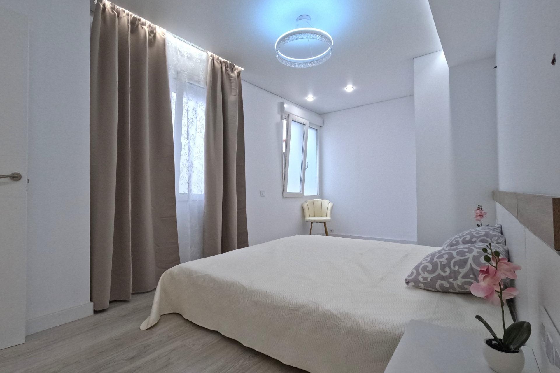 Revânzare - Apartament -
Torrevieja - Acequion