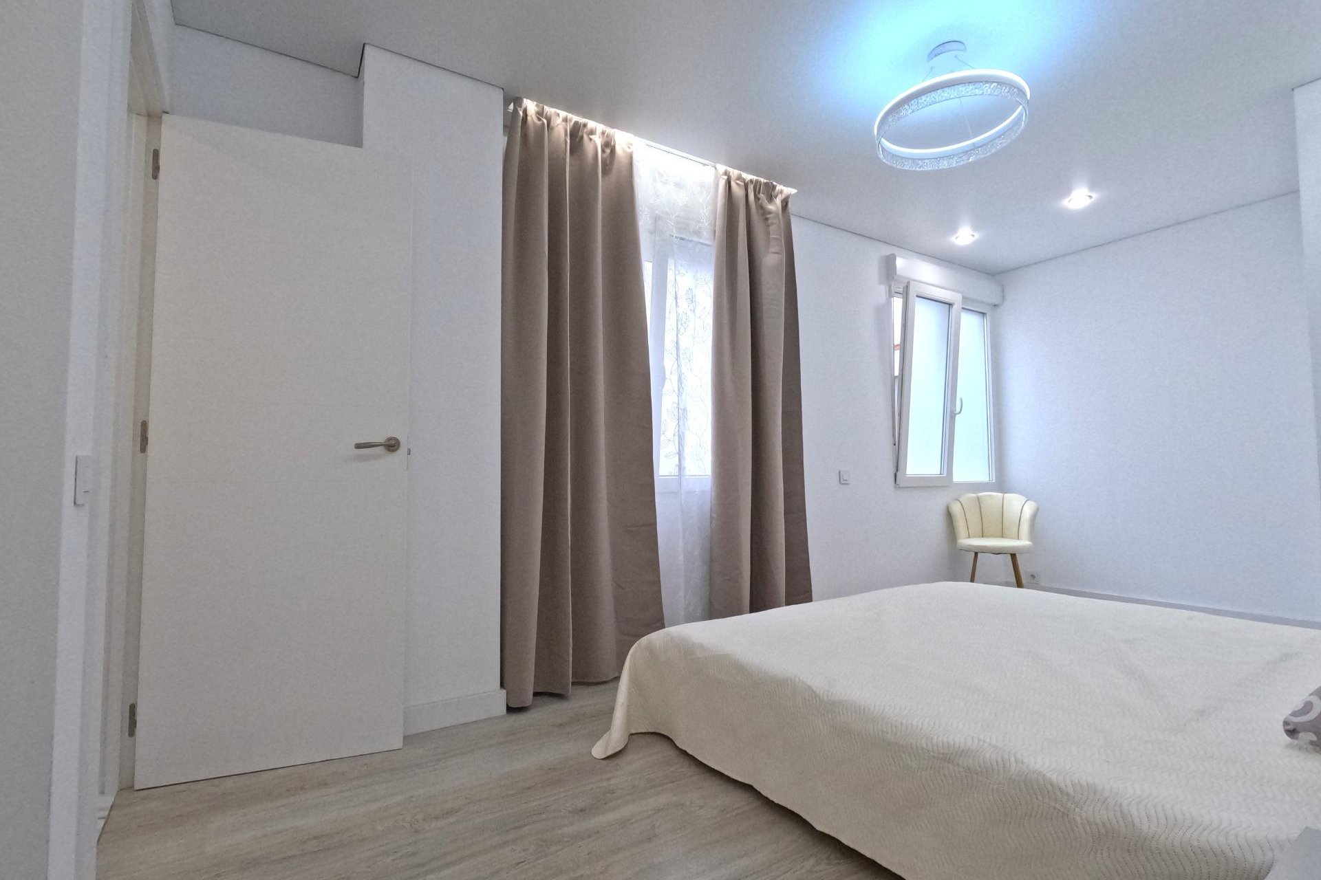 Revânzare - Apartament -
Torrevieja - Acequion