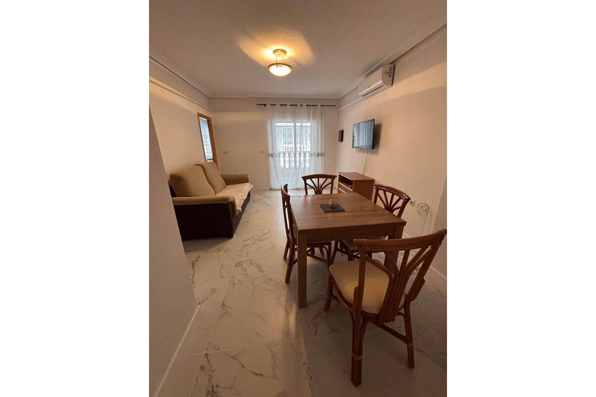 Revânzare - Apartament -
Torrevieja - Acequion