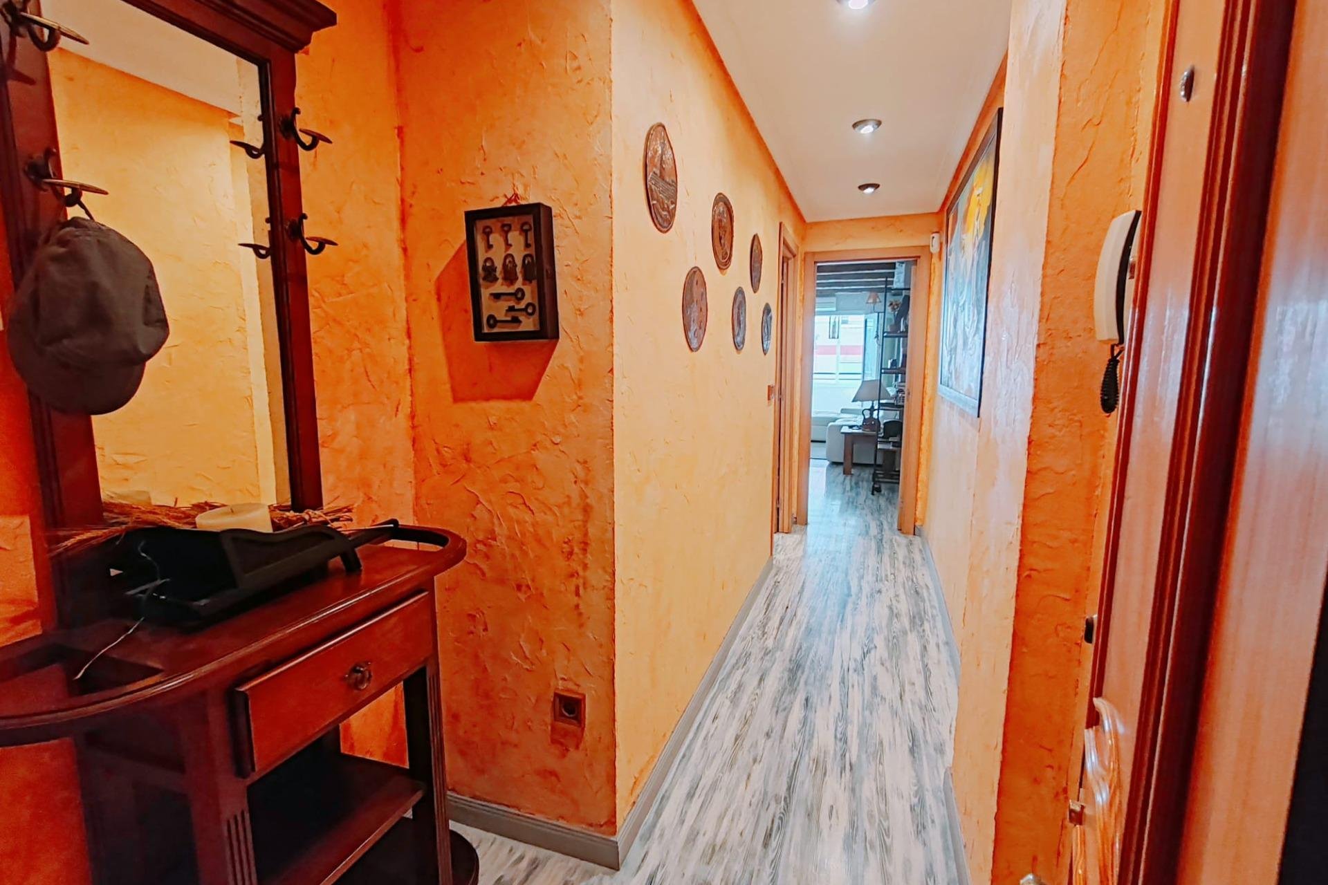 Revânzare - Apartament -
Torrevieja - Acequion