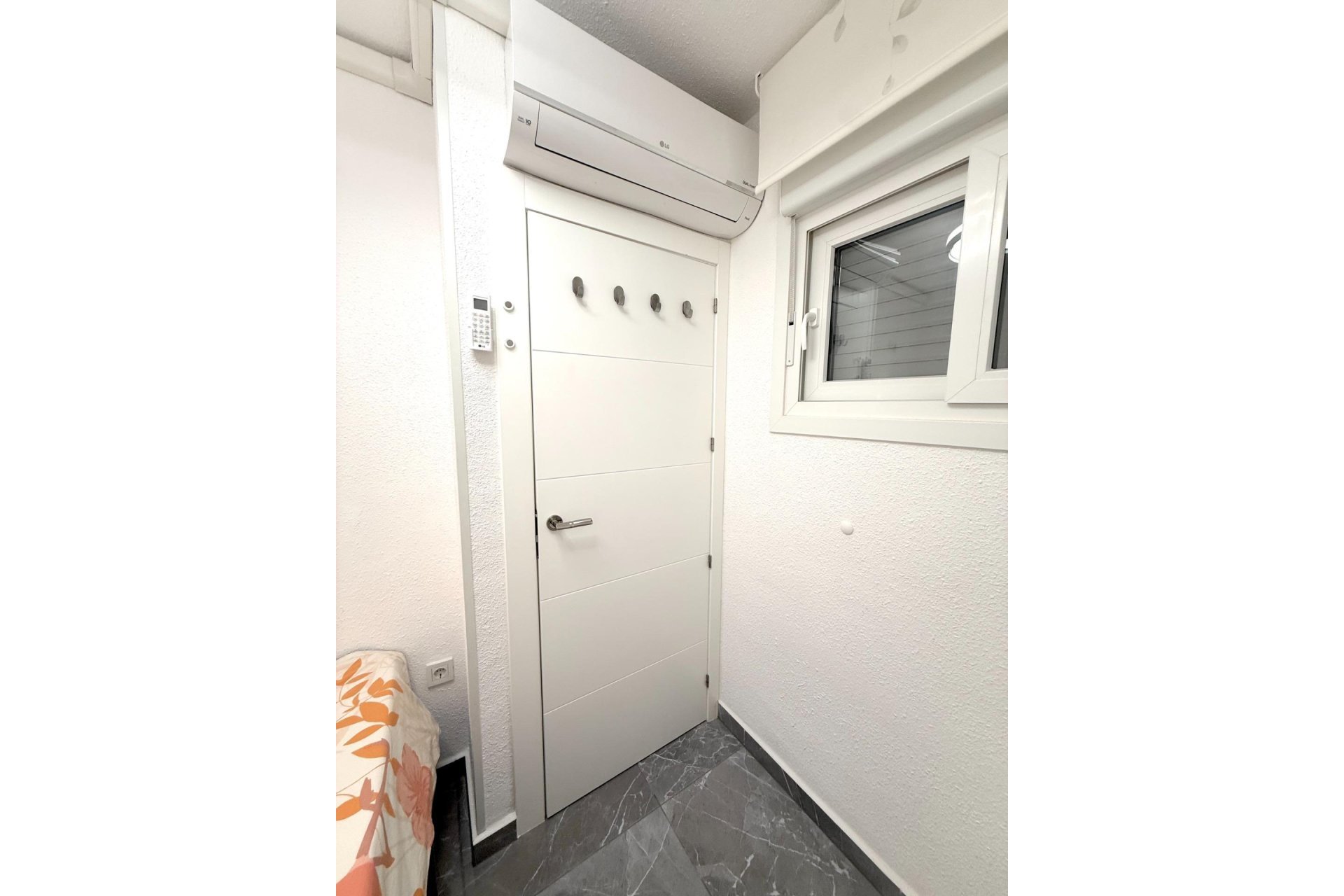 Revânzare - Apartament -
Torrevieja - Cabo Cervera