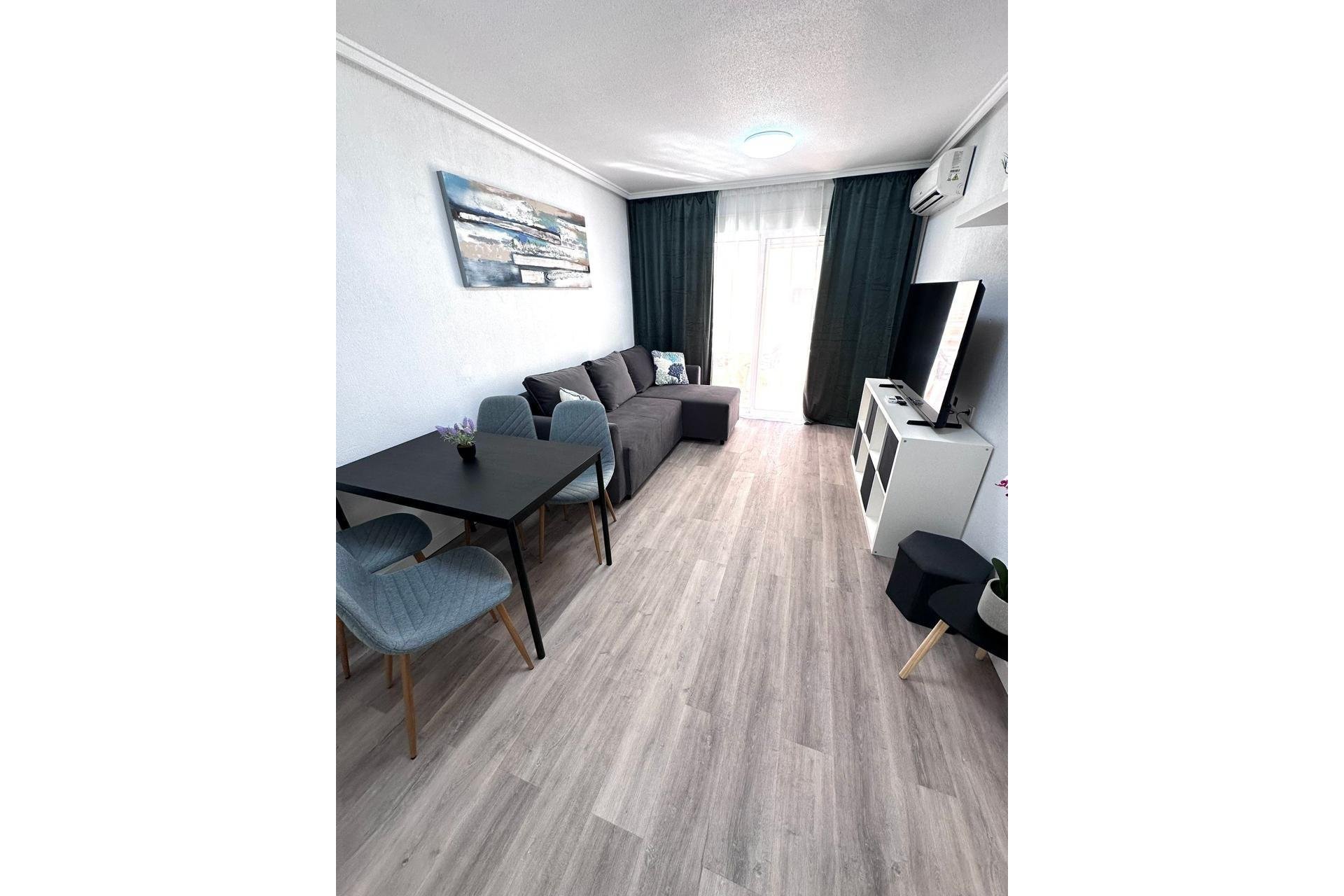 Revânzare - Apartament -
Torrevieja - Centro - Muelle Pesquero