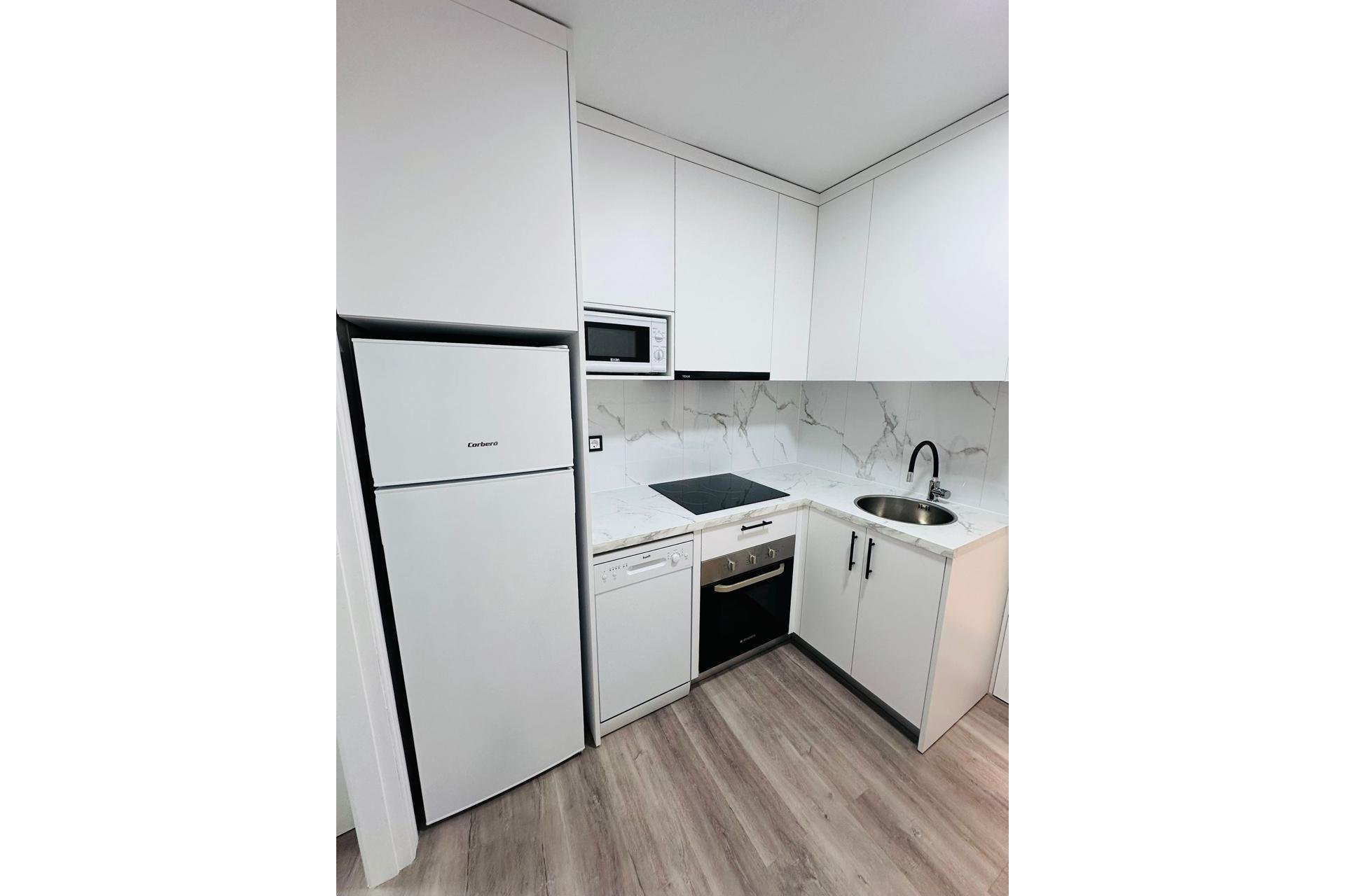 Revânzare - Apartament -
Torrevieja - Centro - Muelle Pesquero