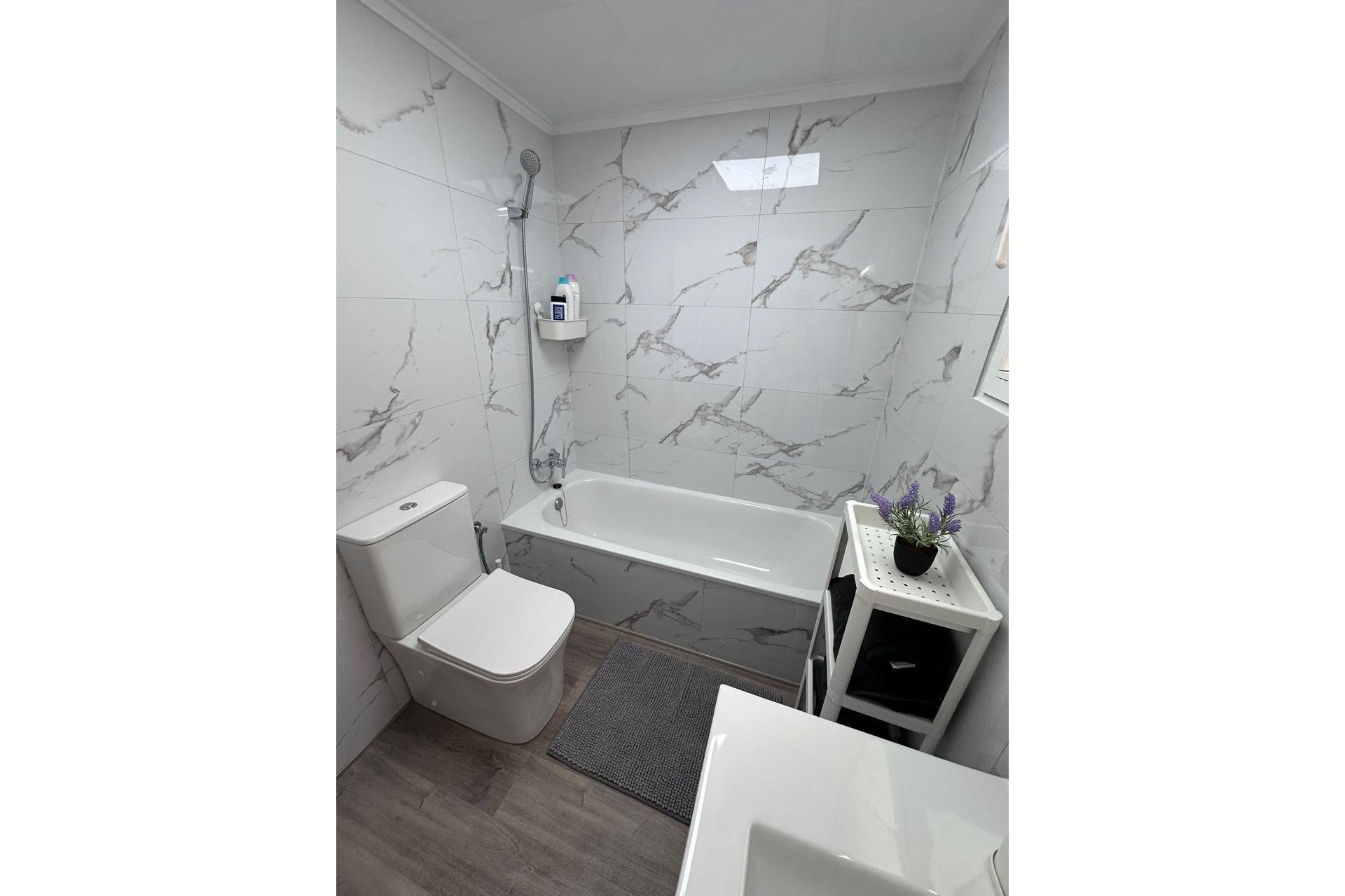 Revânzare - Apartament -
Torrevieja - Centro - Muelle Pesquero