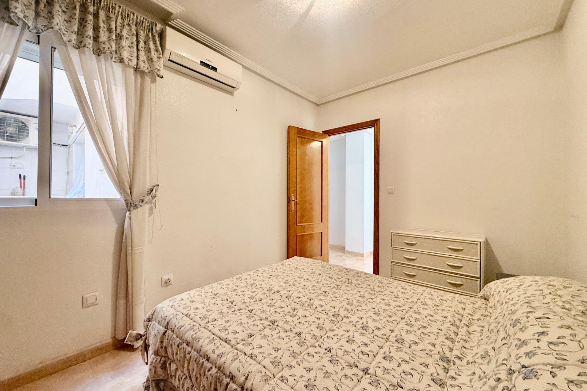 Revânzare - Apartament -
Torrevieja - Centro