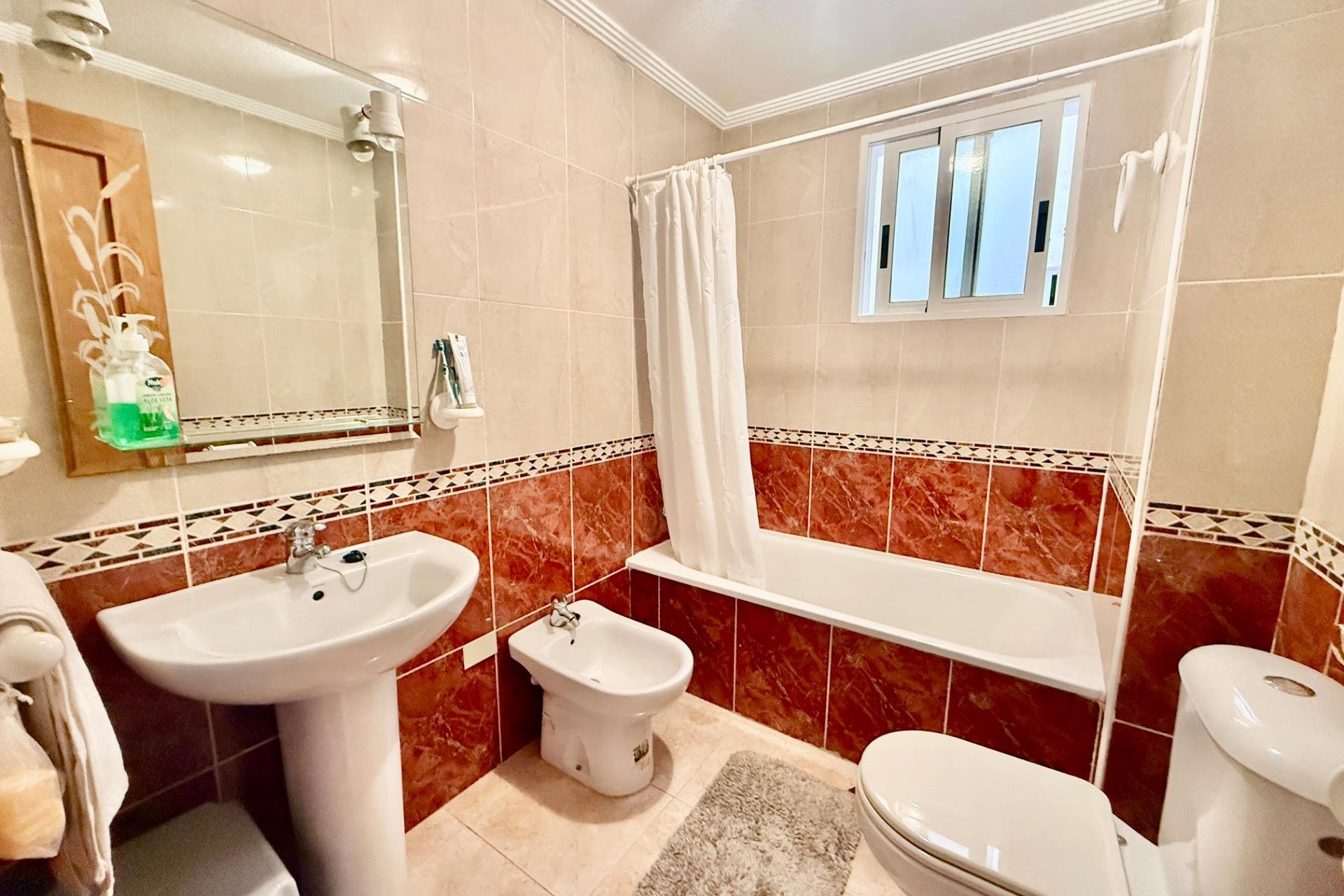 Revânzare - Apartament -
Torrevieja - Centro
