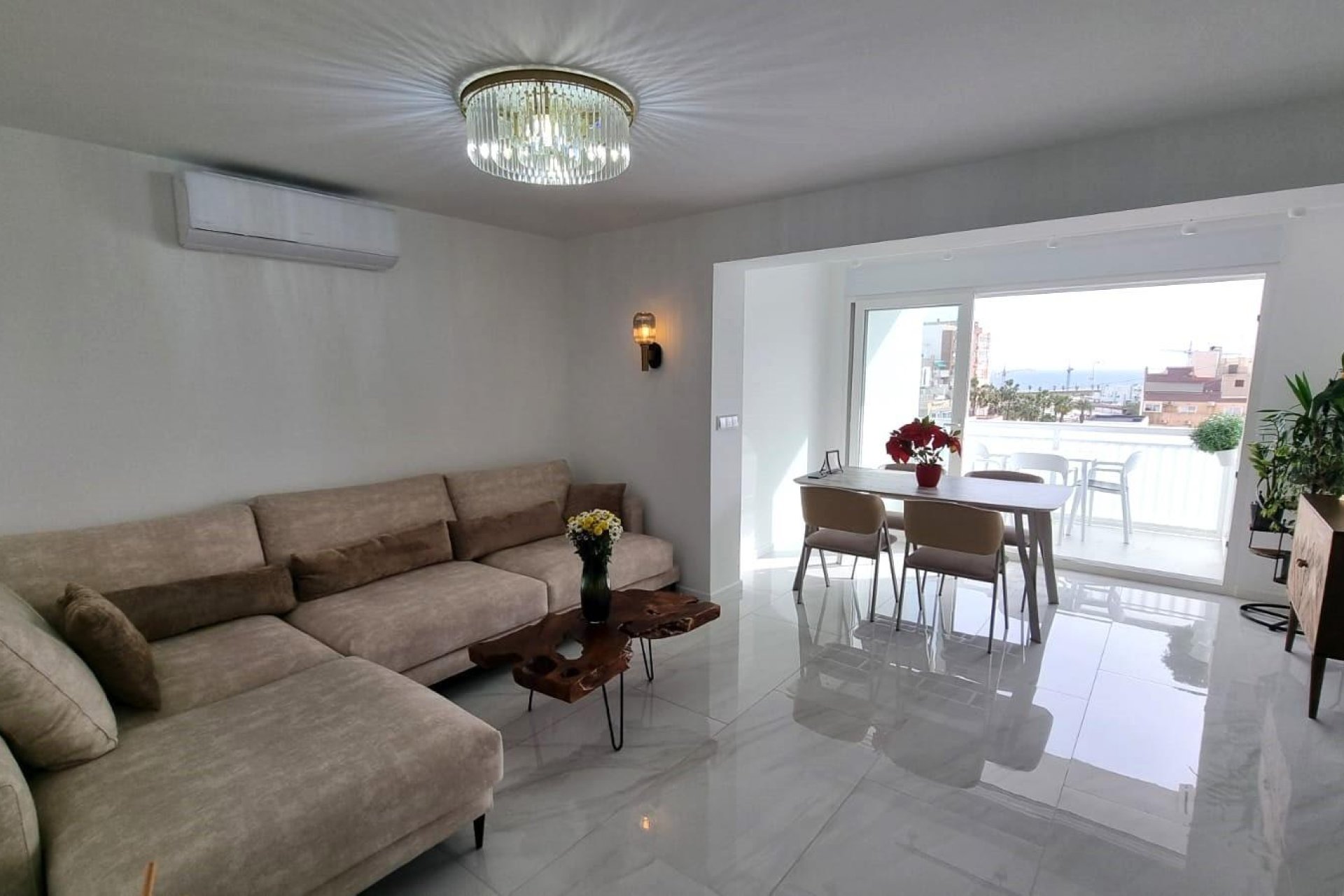 Revânzare - Apartament -
Torrevieja - Centro