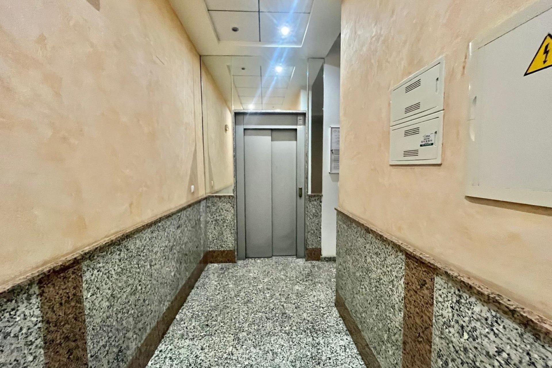 Revânzare - Apartament -
Torrevieja - Centro