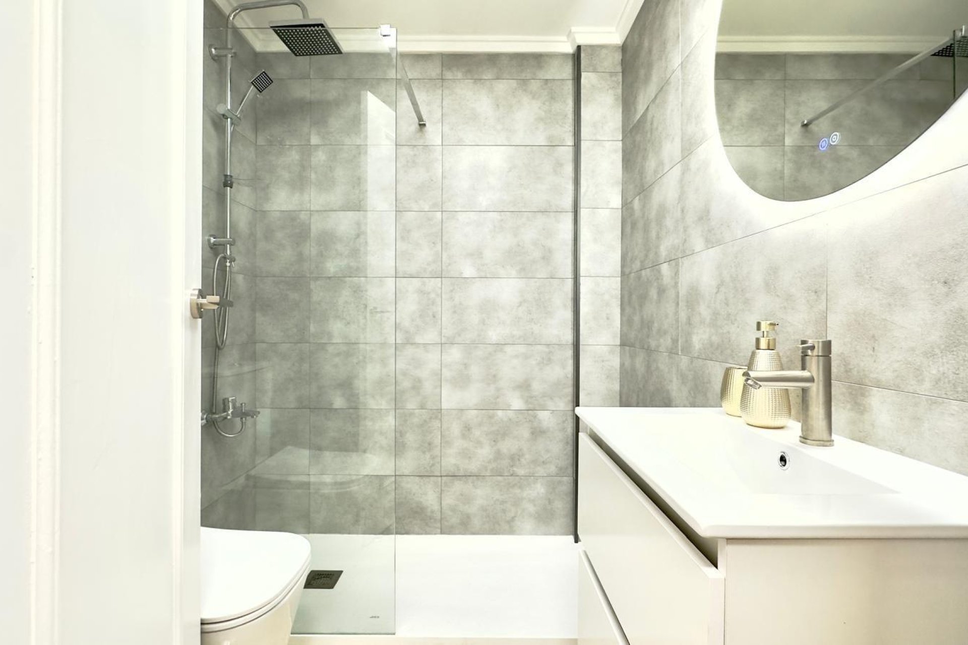 Revânzare - Apartament -
Torrevieja - Centro