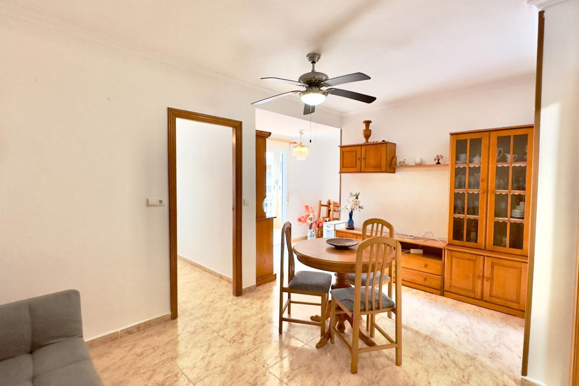 Revânzare - Apartament -
Torrevieja - Centro