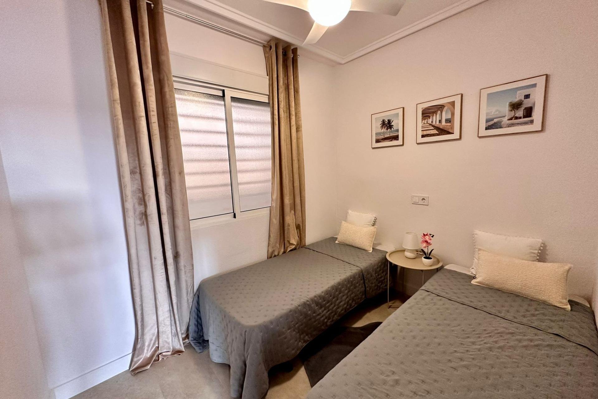 Revânzare - Apartament -
Torrevieja - Centro