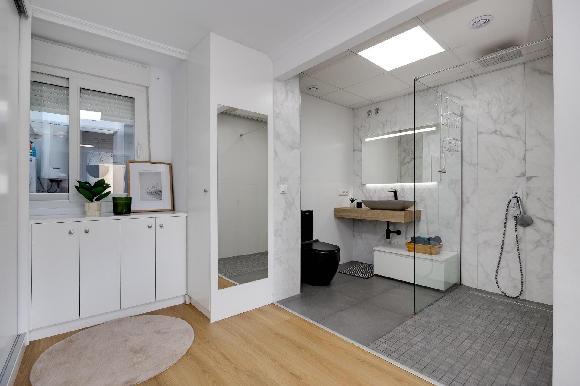 Revânzare - Apartament -
Torrevieja - Centro