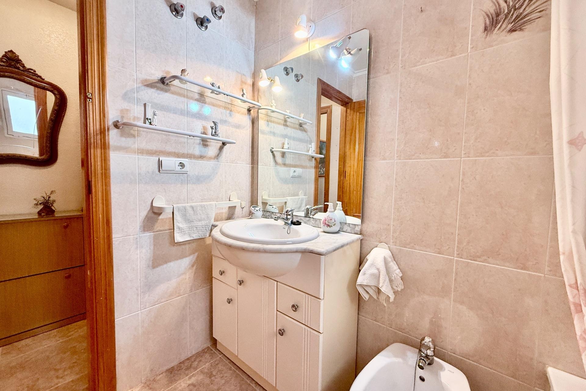 Revânzare - Apartament -
Torrevieja - Centro