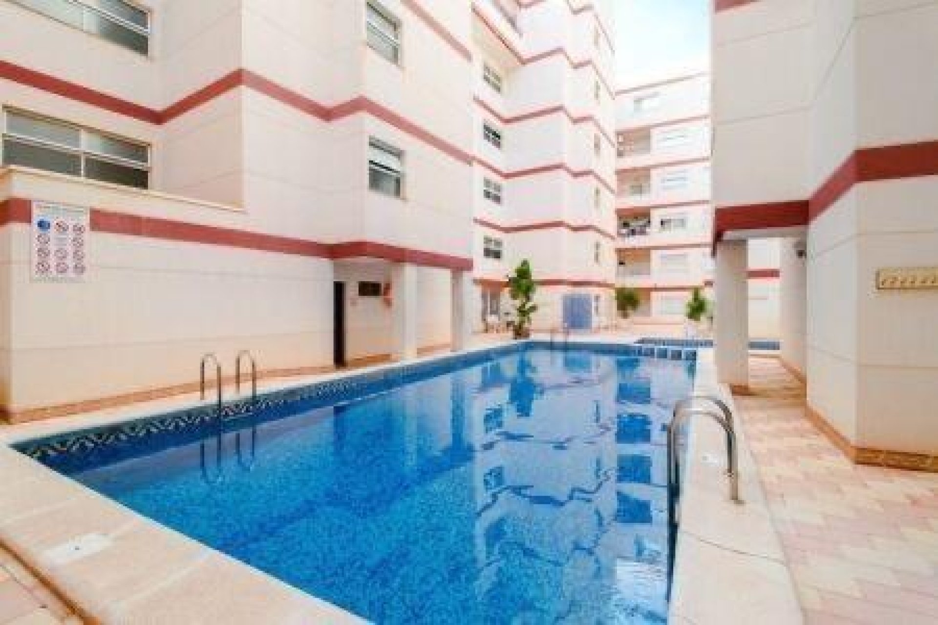 Revânzare - Apartament -
Torrevieja - Centro