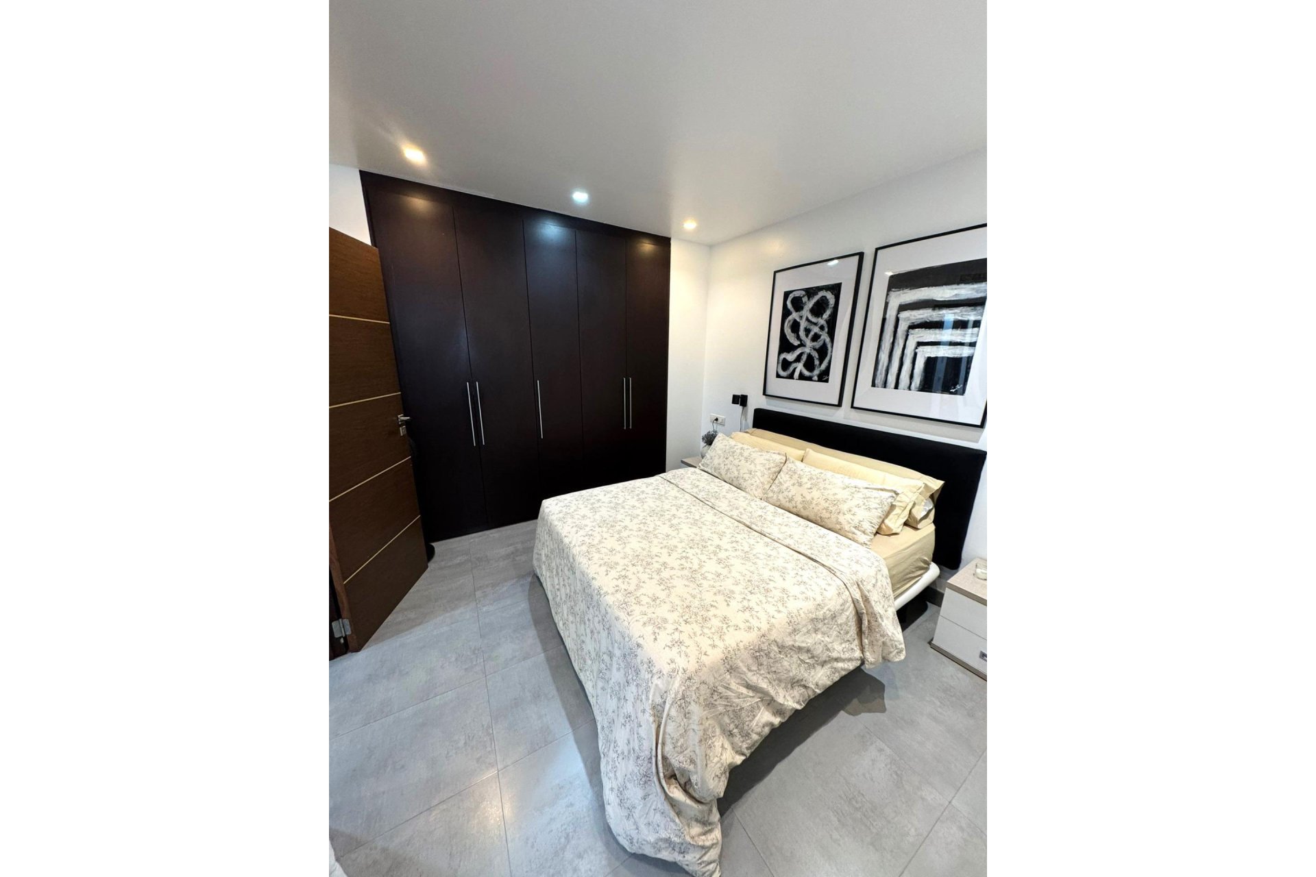 Revânzare - Apartament -
Torrevieja - Centro