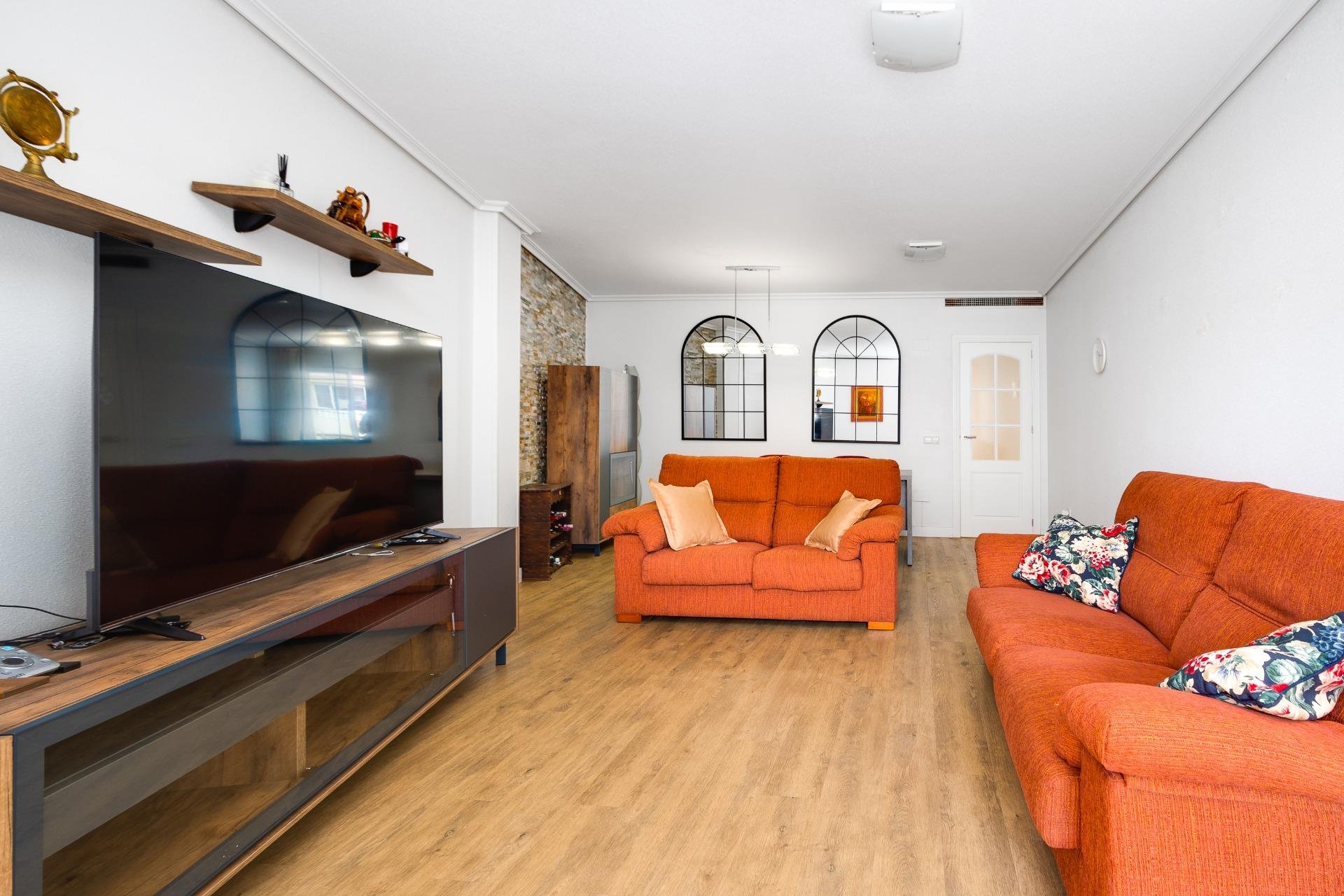 Revânzare - Apartament -
Torrevieja - Centro