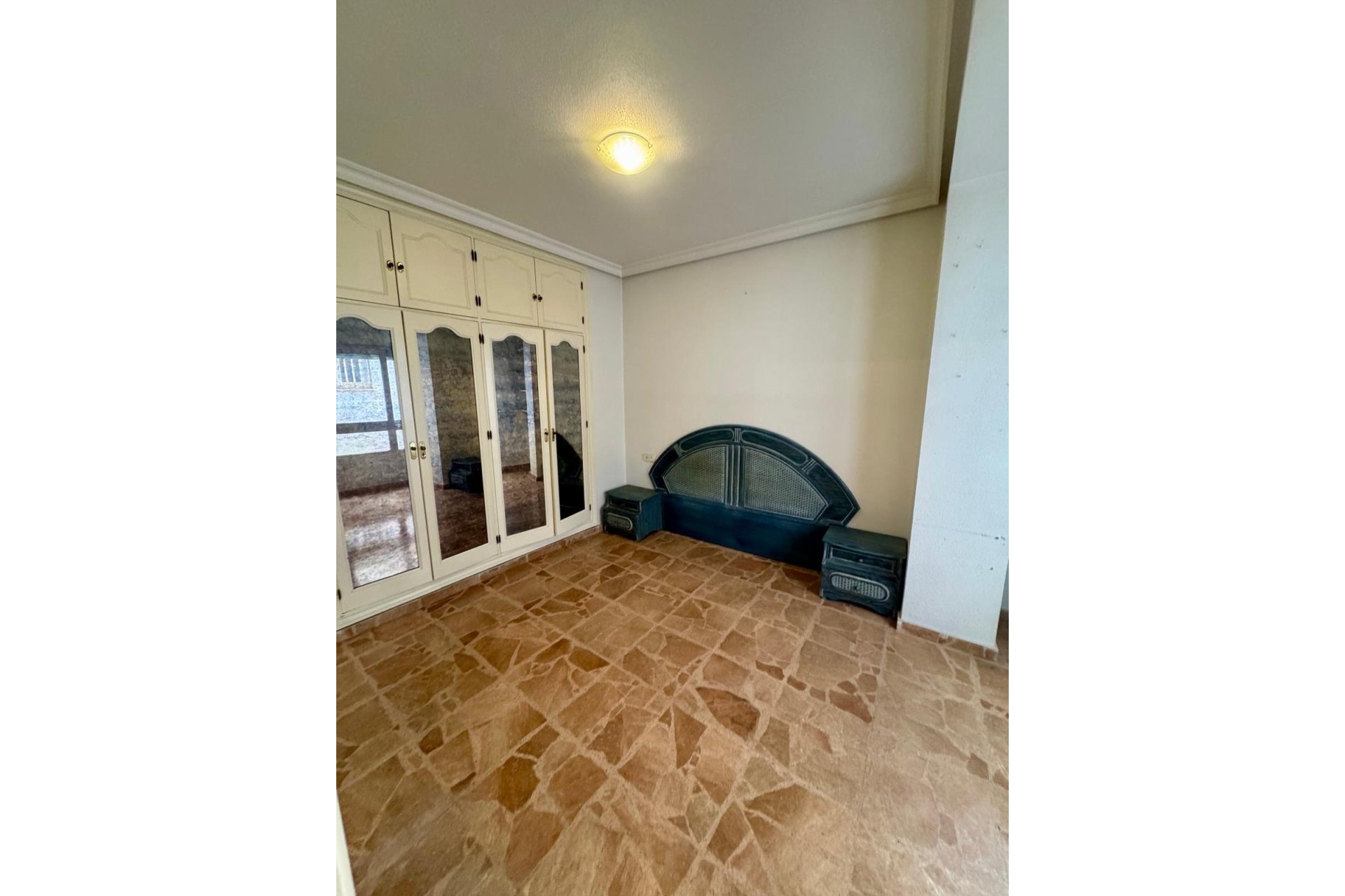 Revânzare - Apartament -
Torrevieja - Centro