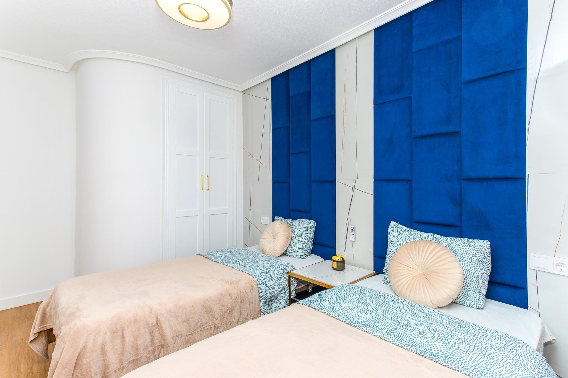 Revânzare - Apartament -
Torrevieja - Centro