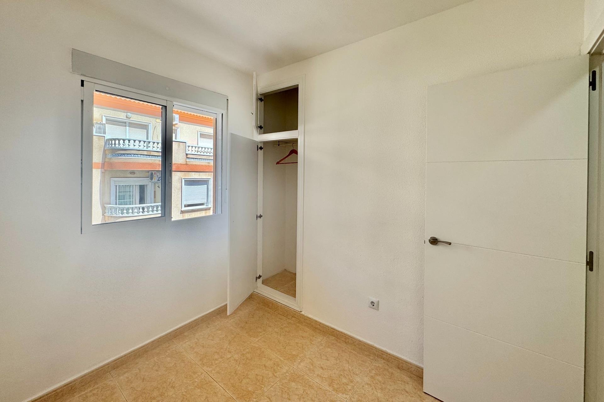 Revânzare - Apartament -
Torrevieja - Centro