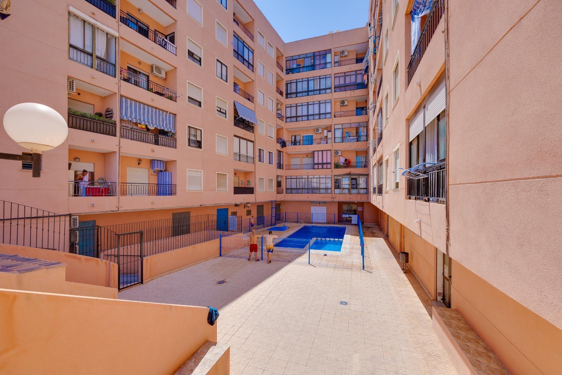 Revânzare - Apartament -
Torrevieja - Centro