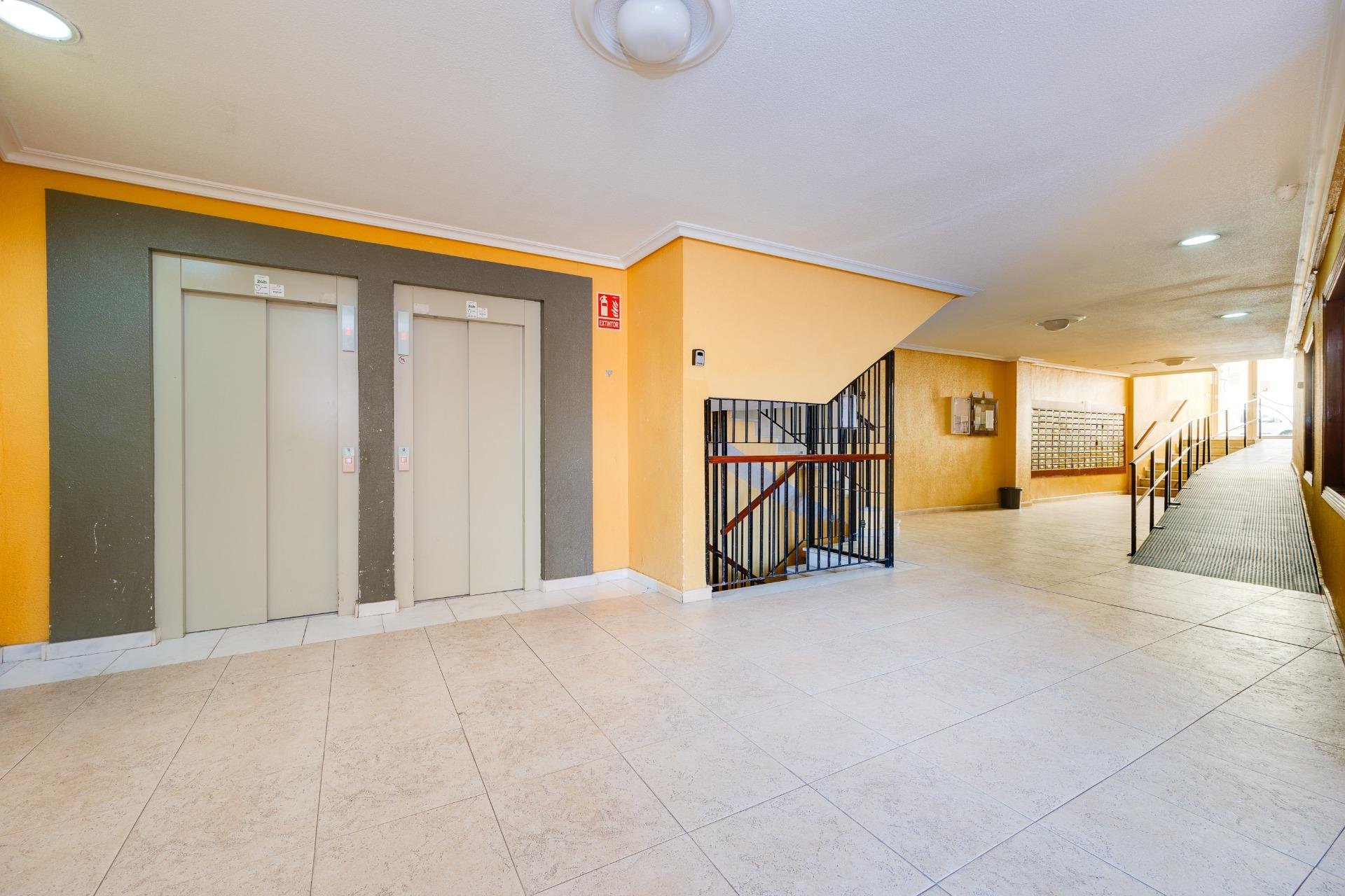Revânzare - Apartament -
Torrevieja - Centro