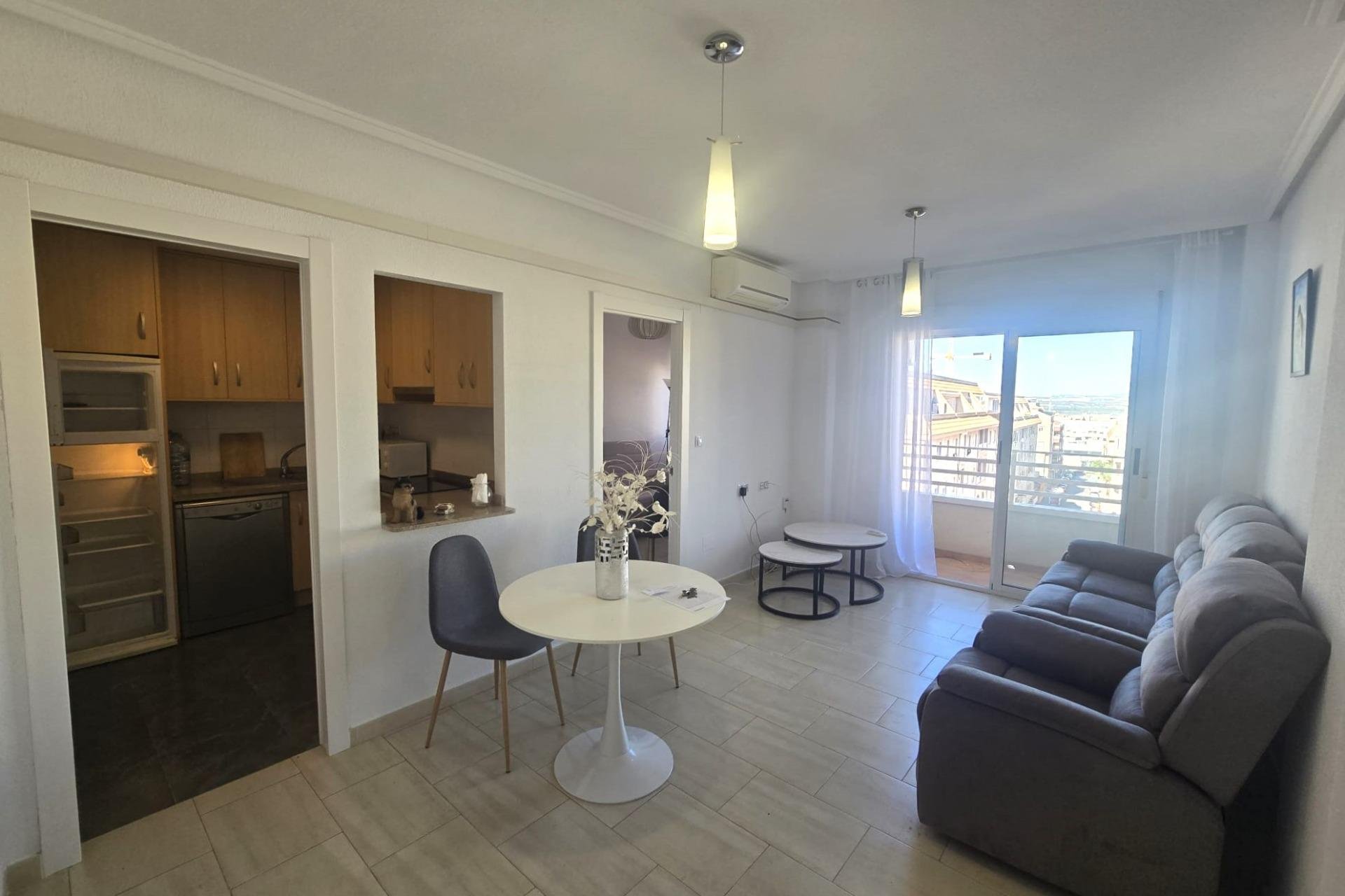 Revânzare - Apartament -
Torrevieja - Centro