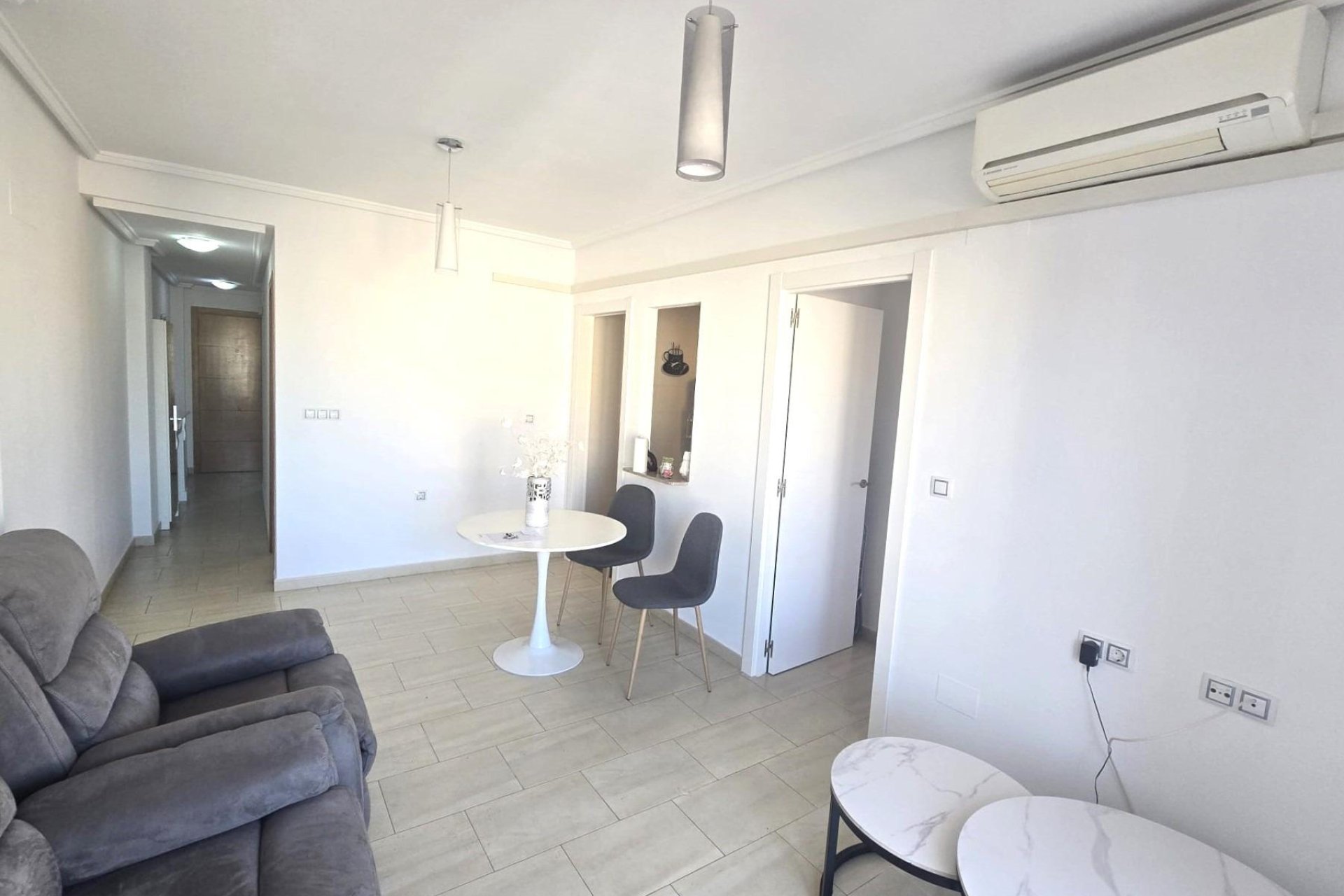 Revânzare - Apartament -
Torrevieja - Centro