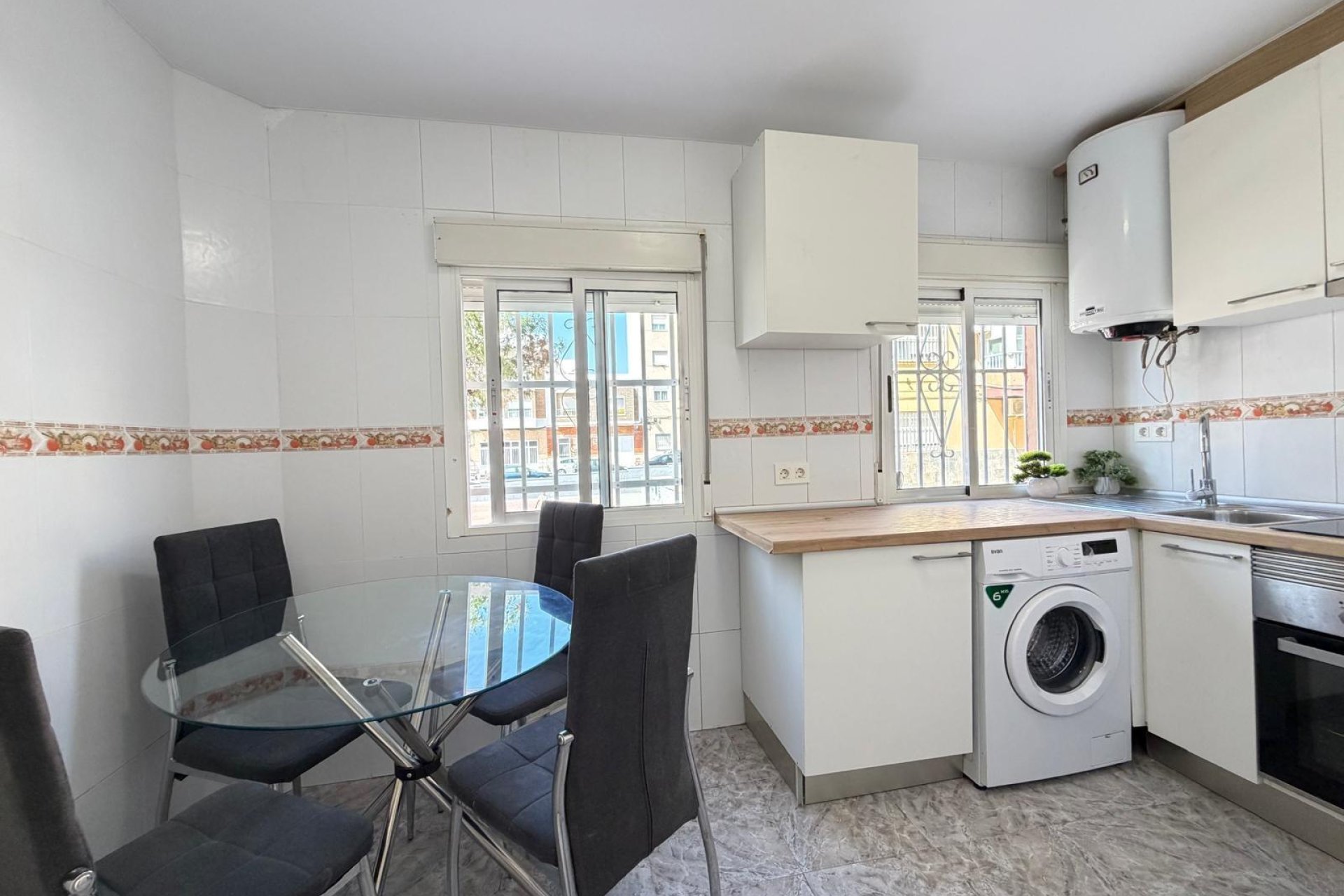 Revânzare - Apartament -
Torrevieja - Centro