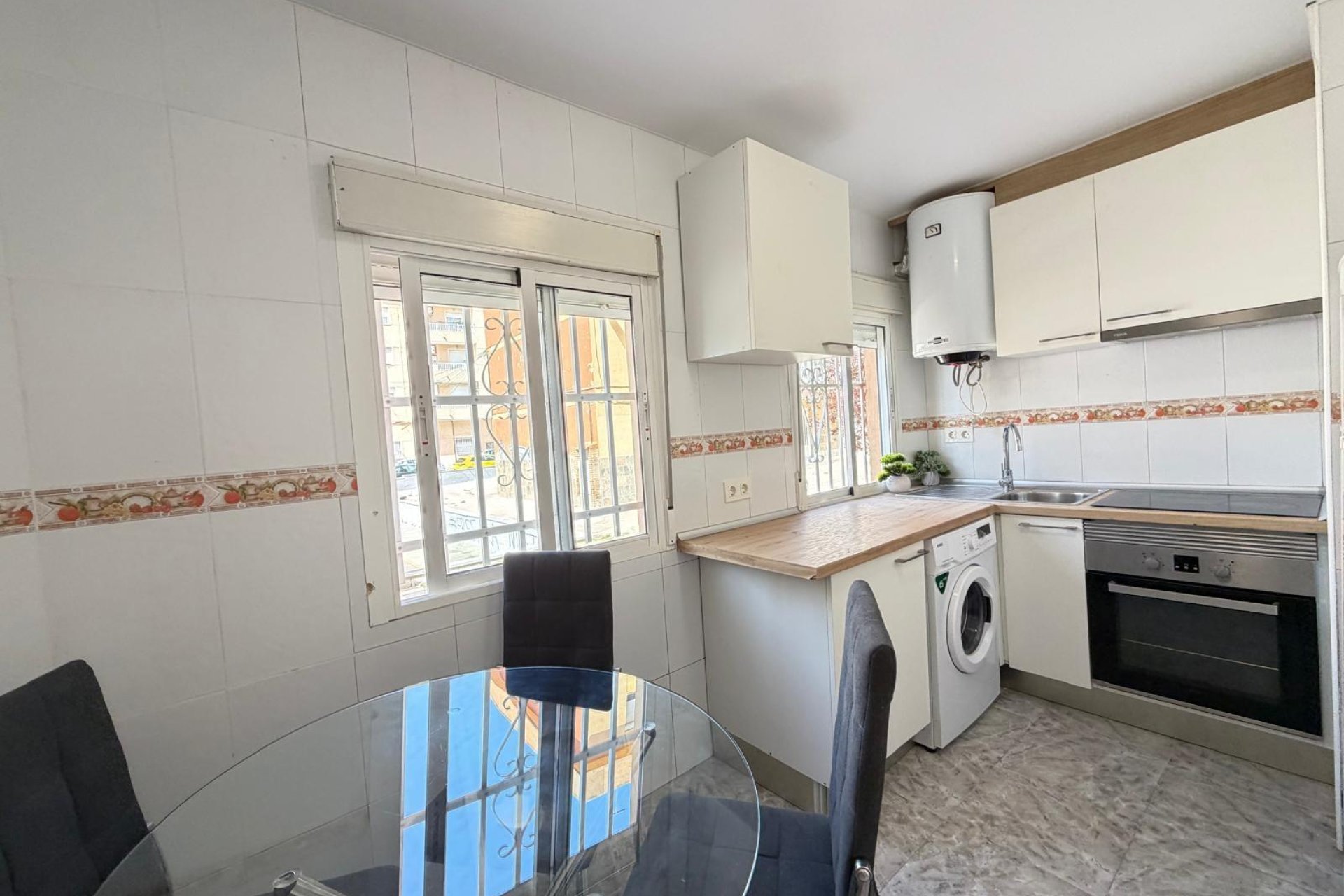 Revânzare - Apartament -
Torrevieja - Centro