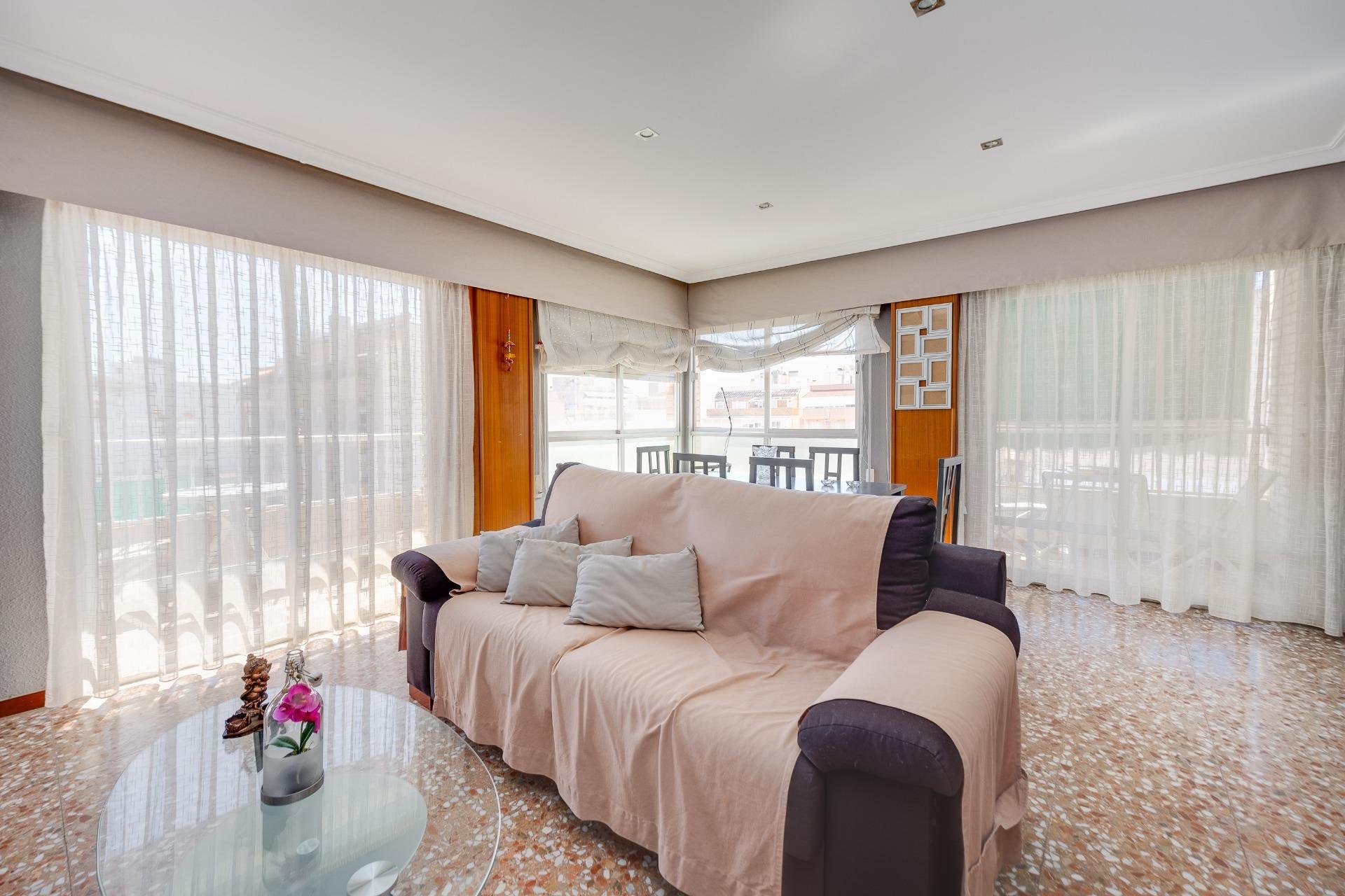 Revânzare - Apartament -
Torrevieja - Centro