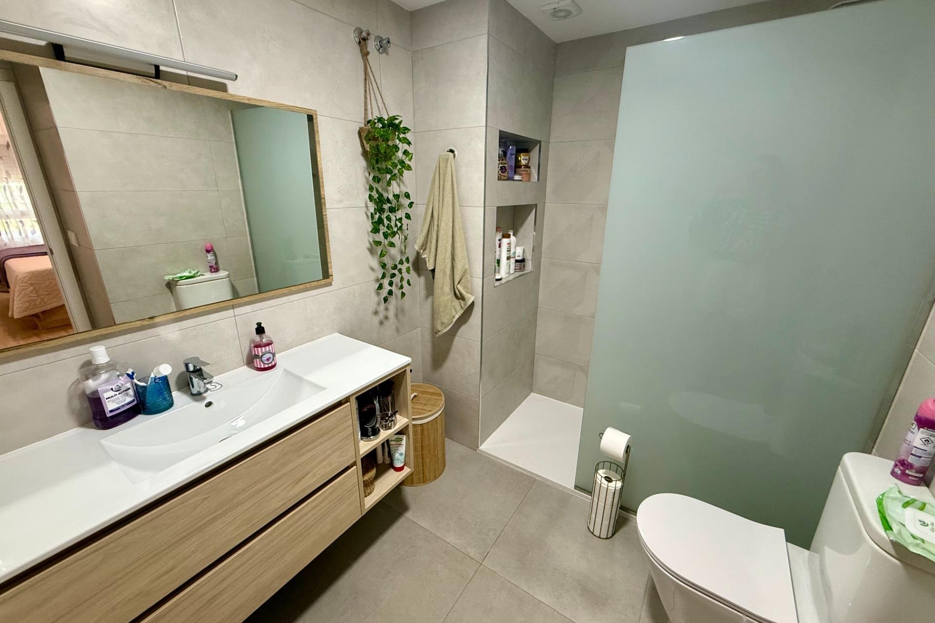 Revânzare - Apartament -
Torrevieja - Centro