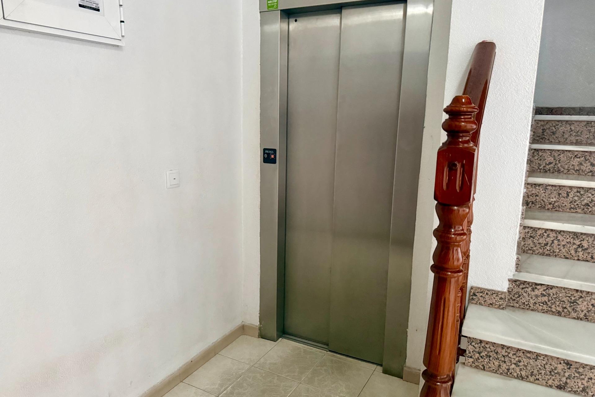 Revânzare - Apartament -
Torrevieja - Centro